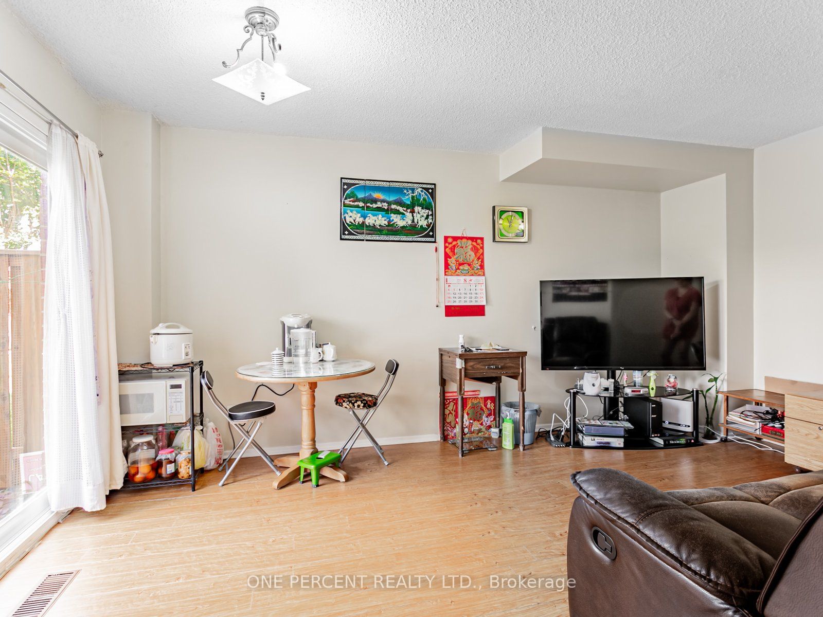 45 West Burton Court Property Photo 5