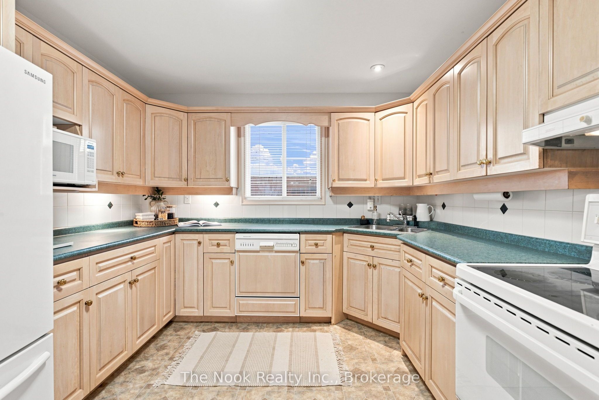 355 Ridgeway Avenue Property Photo 11