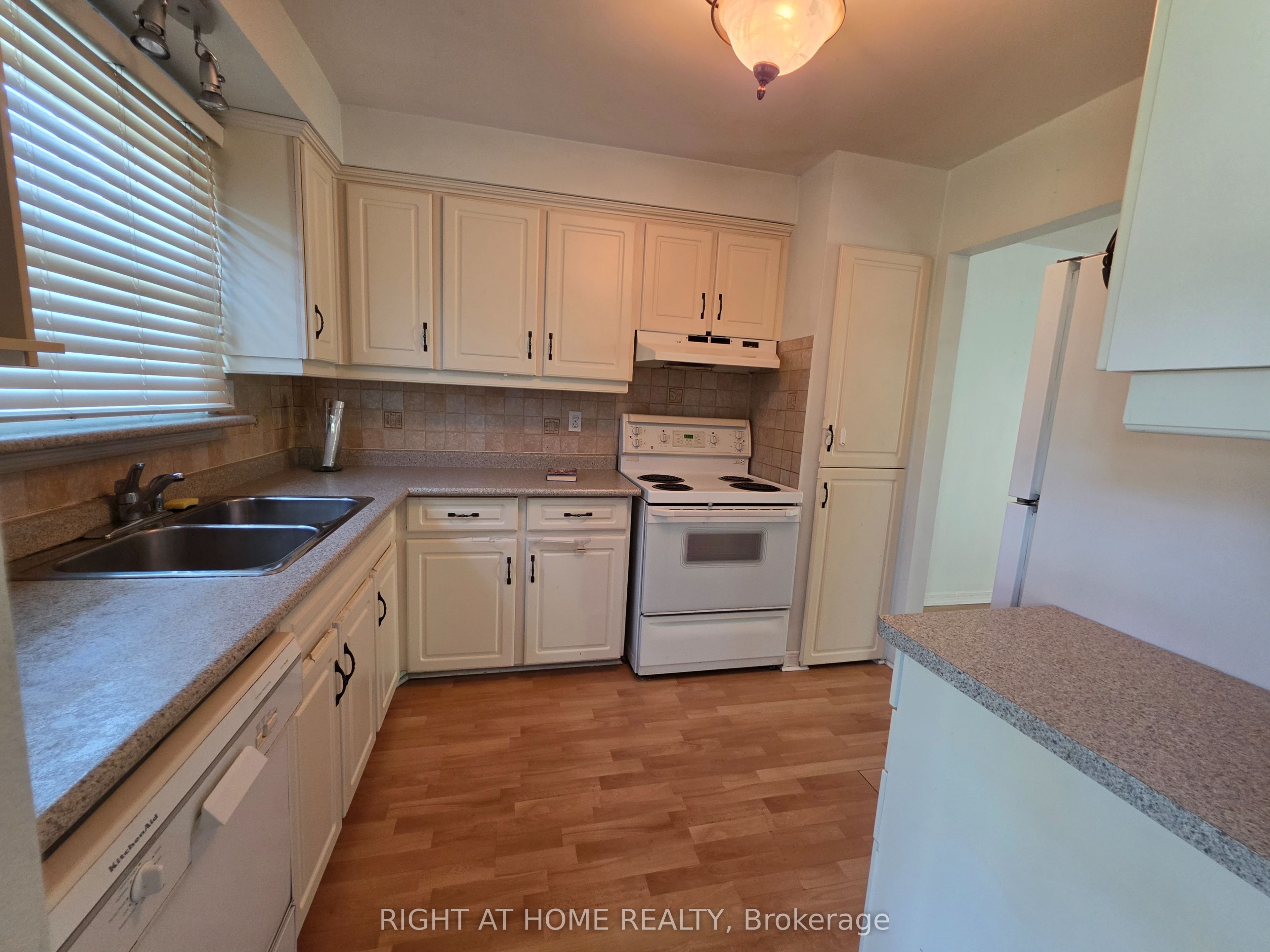 580 Eyer Drive 62 Property Photo 6
