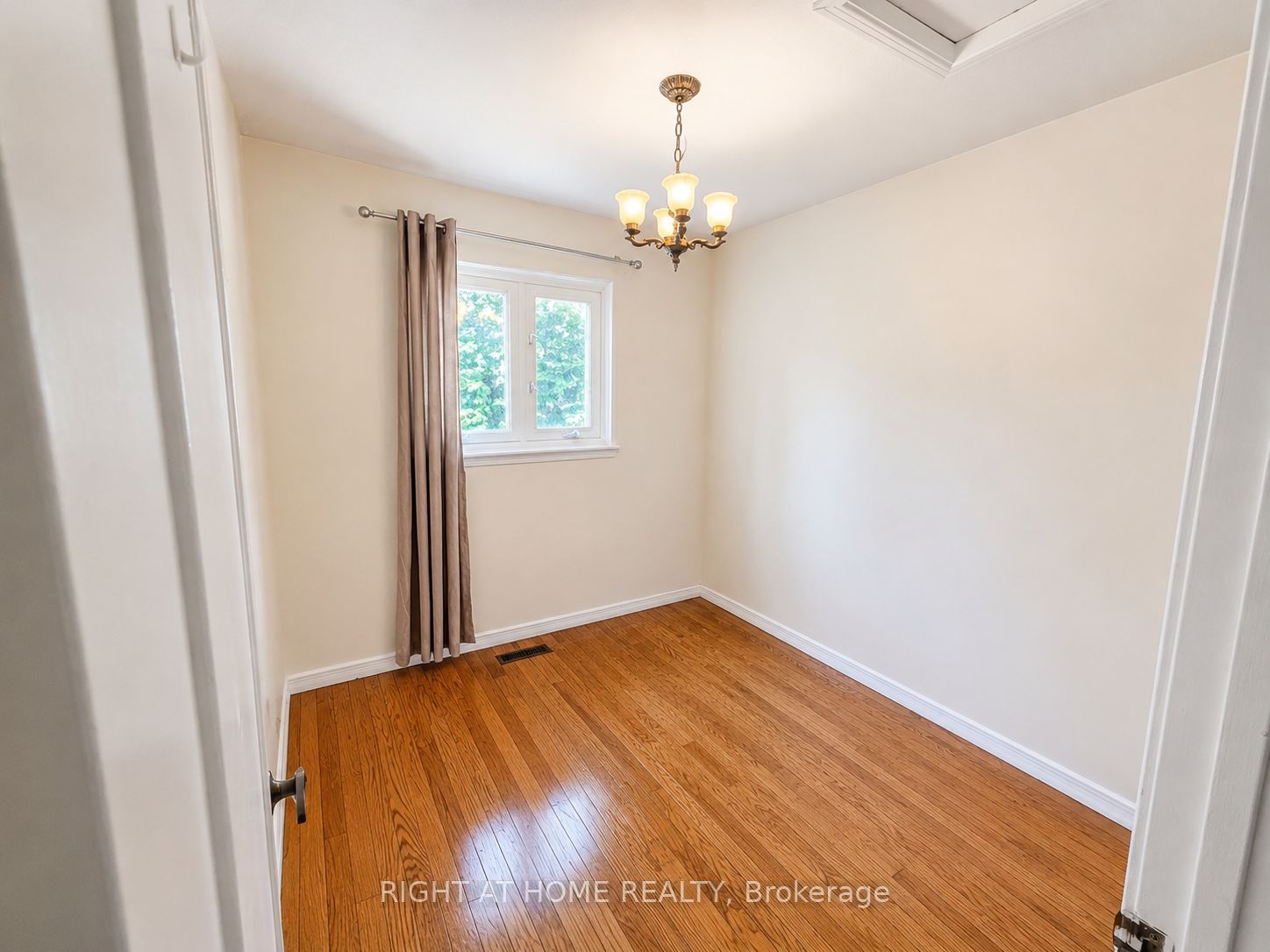 580 Eyer Drive 62 Property Photo 16