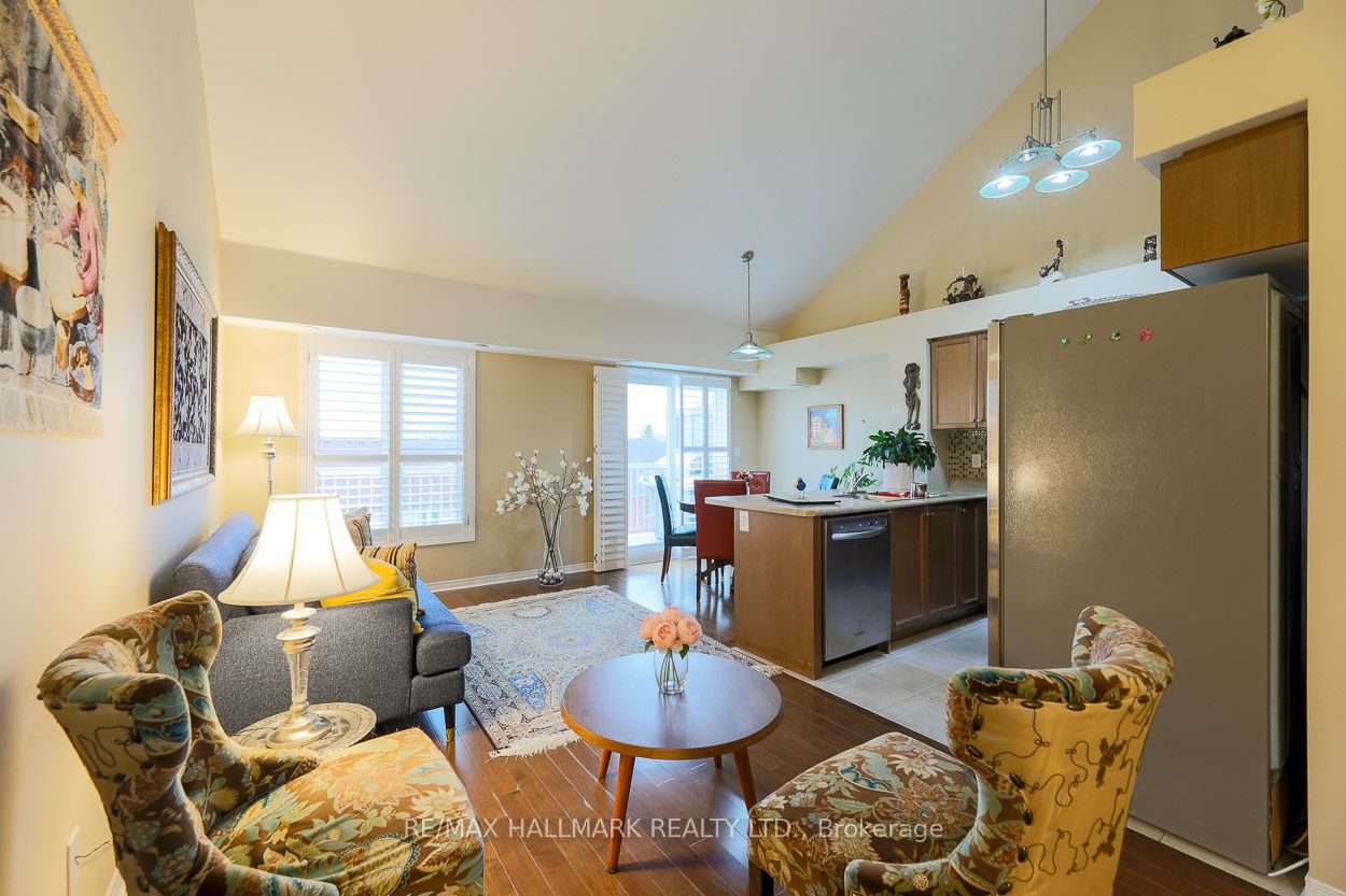649d Warden Avenue 24 Property Photo 4