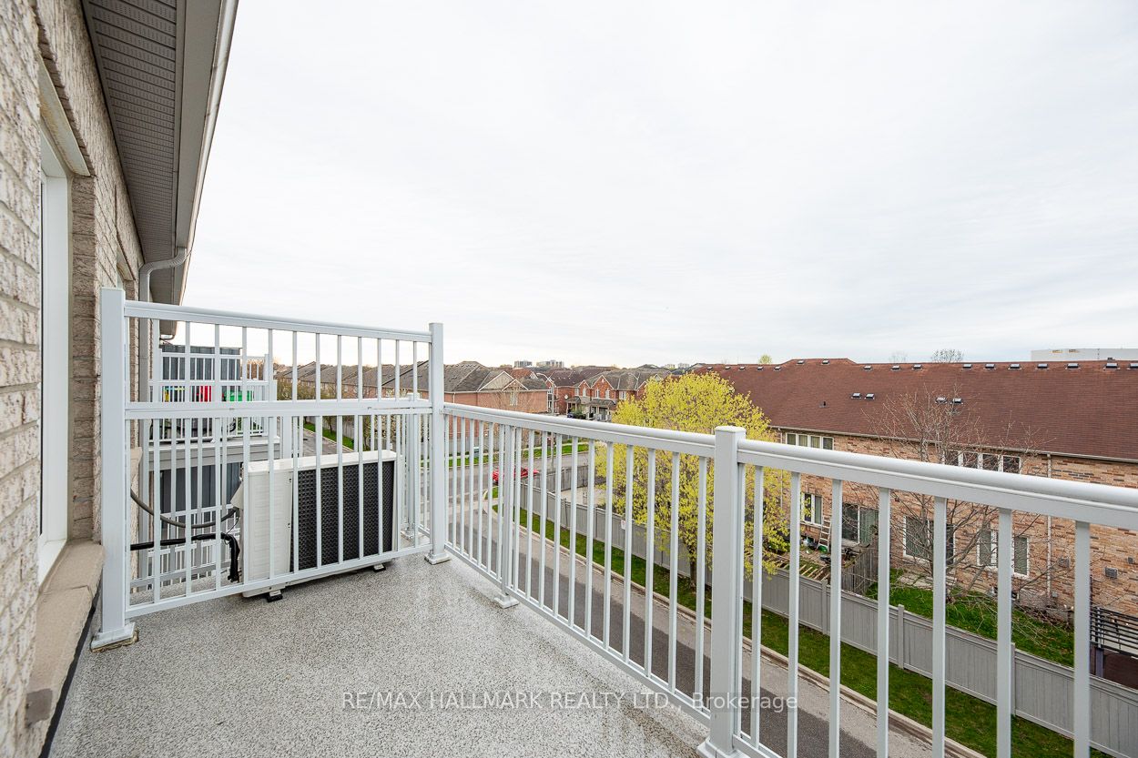 649d Warden Avenue 24 Property Photo 19