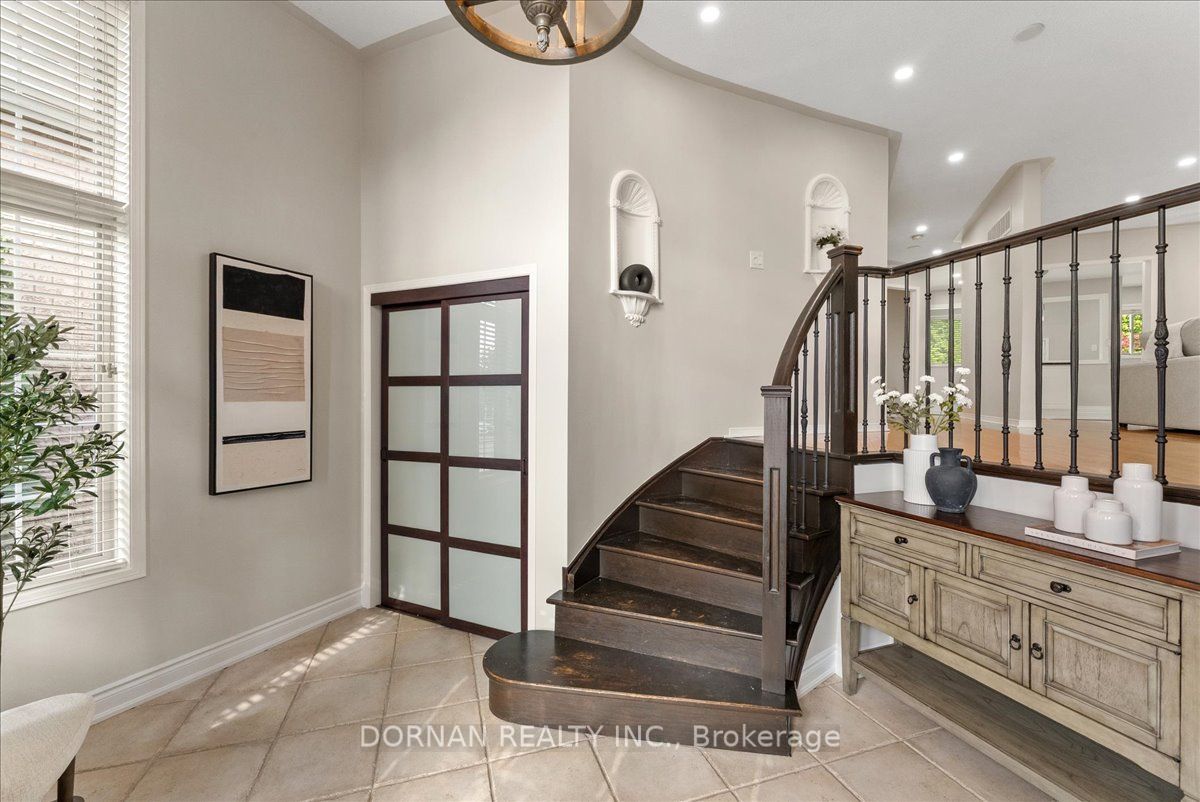 483 Ormond Drive Property Photo 3