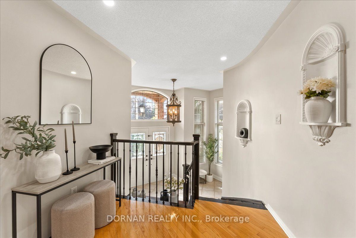 483 Ormond Drive Property Photo 4