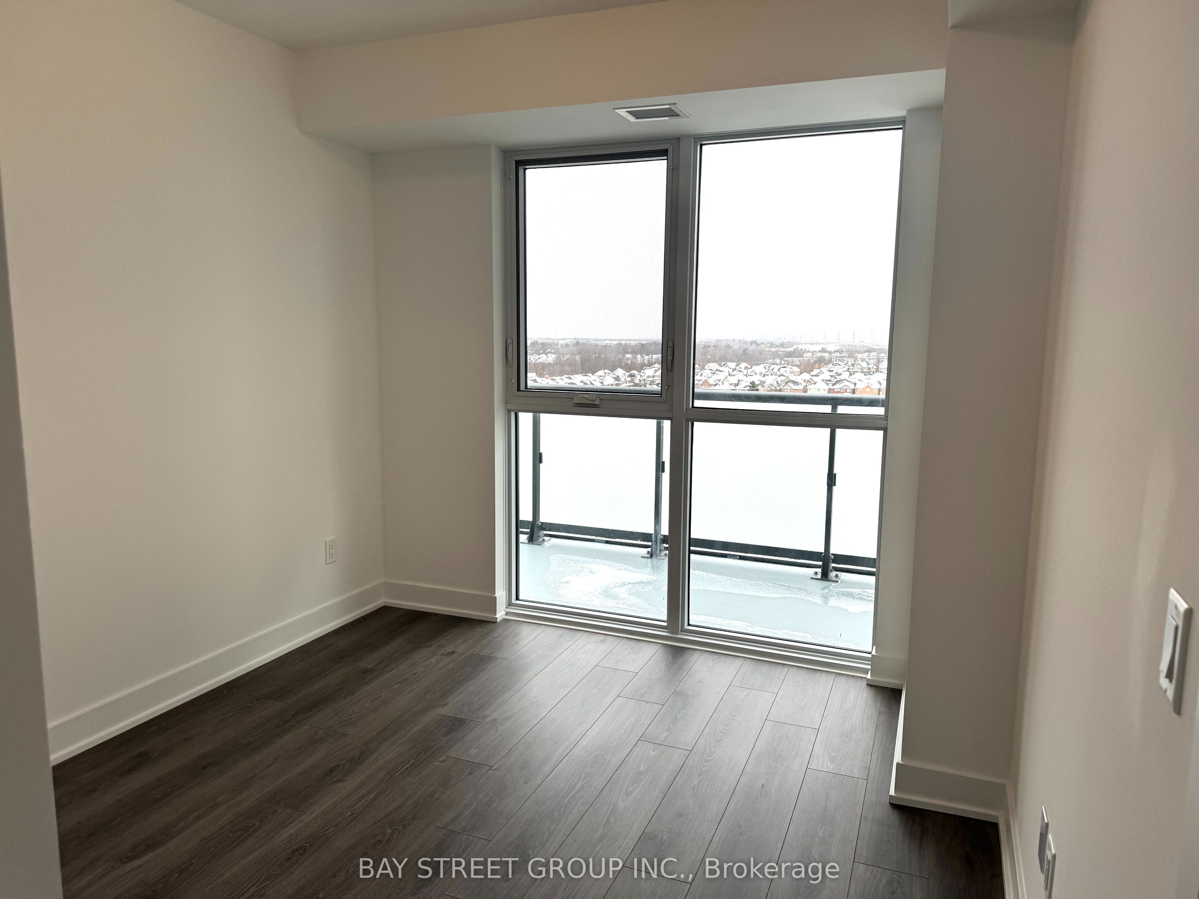 2545 Simcoe Street N 1010 Property Photo 7