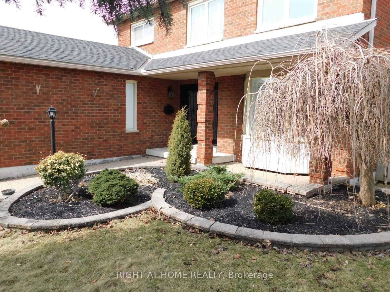 128 William Stephenson Drive Property Photo 2