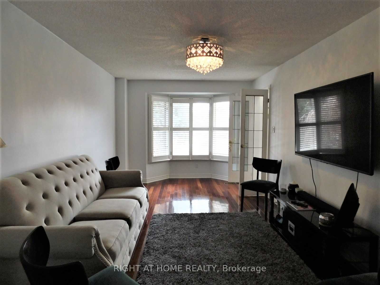 128 William Stephenson Drive Property Photo 6
