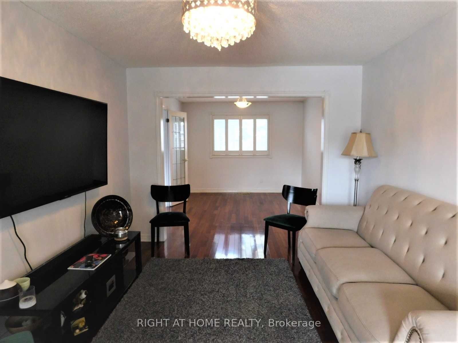 128 William Stephenson Drive Property Photo 7