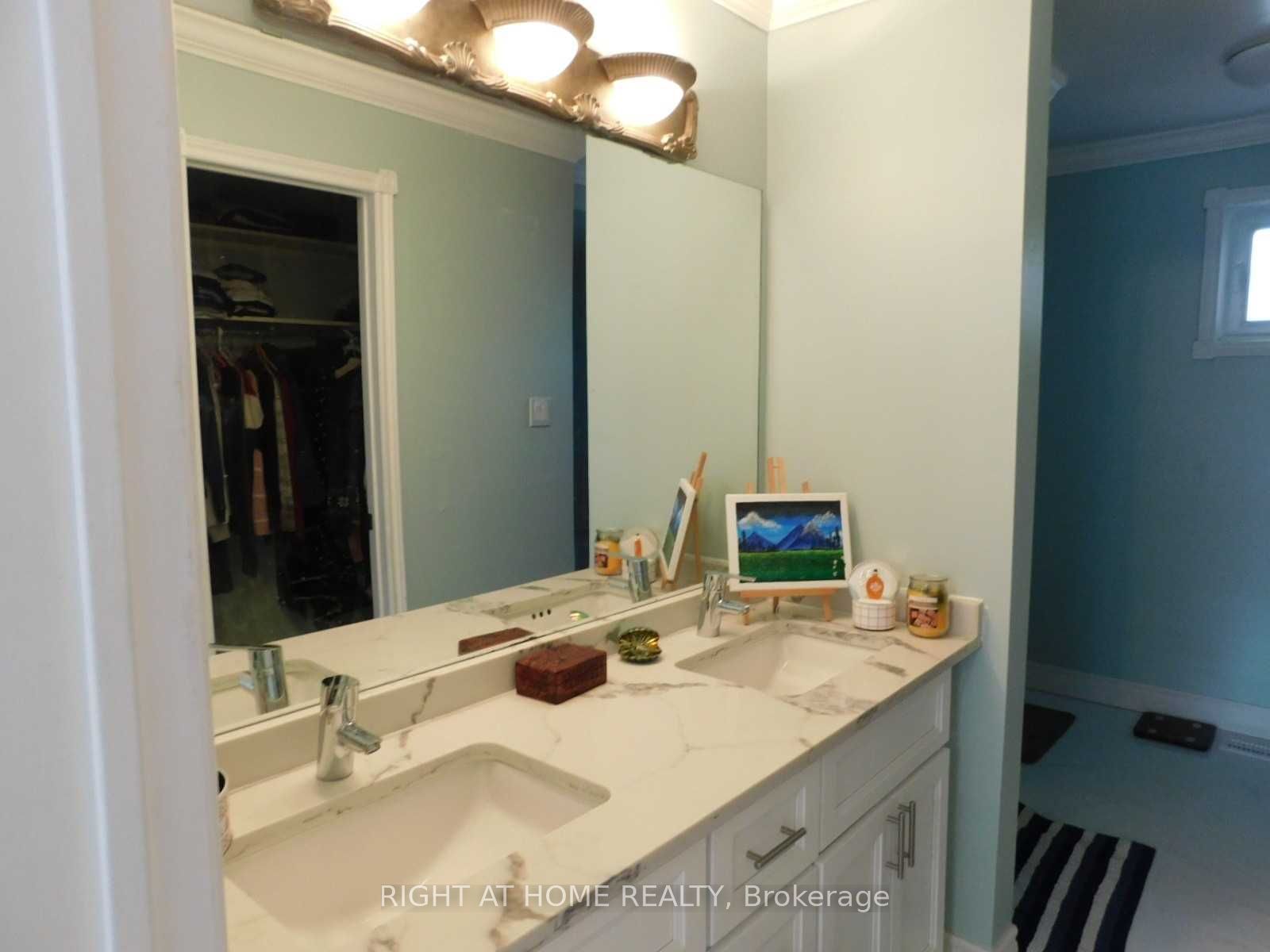 128 William Stephenson Drive Property Photo 19