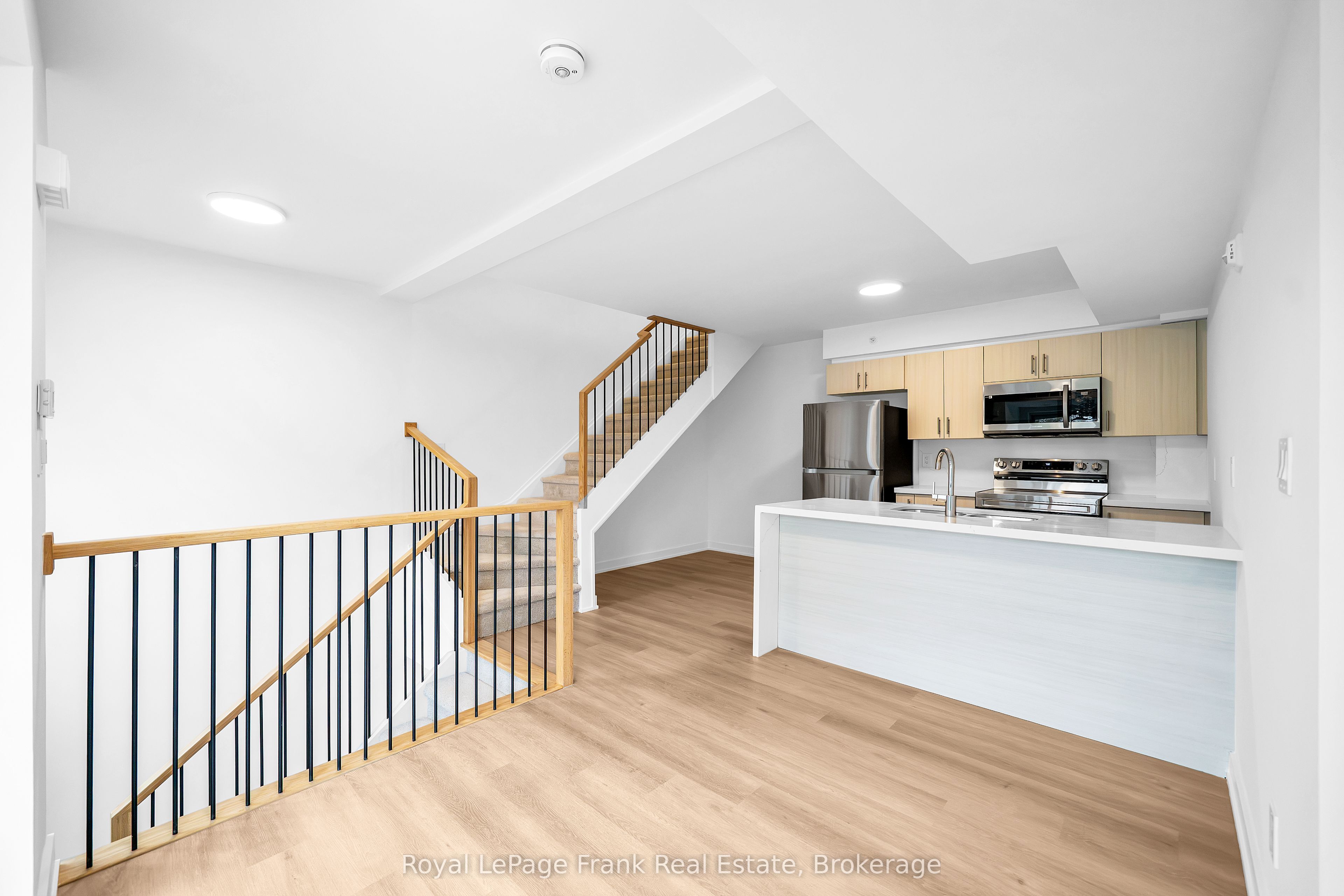 200 Railway Engine House Way 2 Property Photo 6