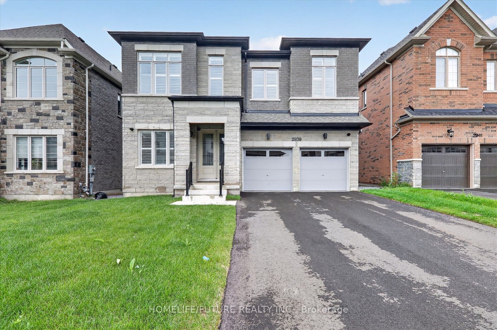 2939 Grindstone Crescent Property Photo 1