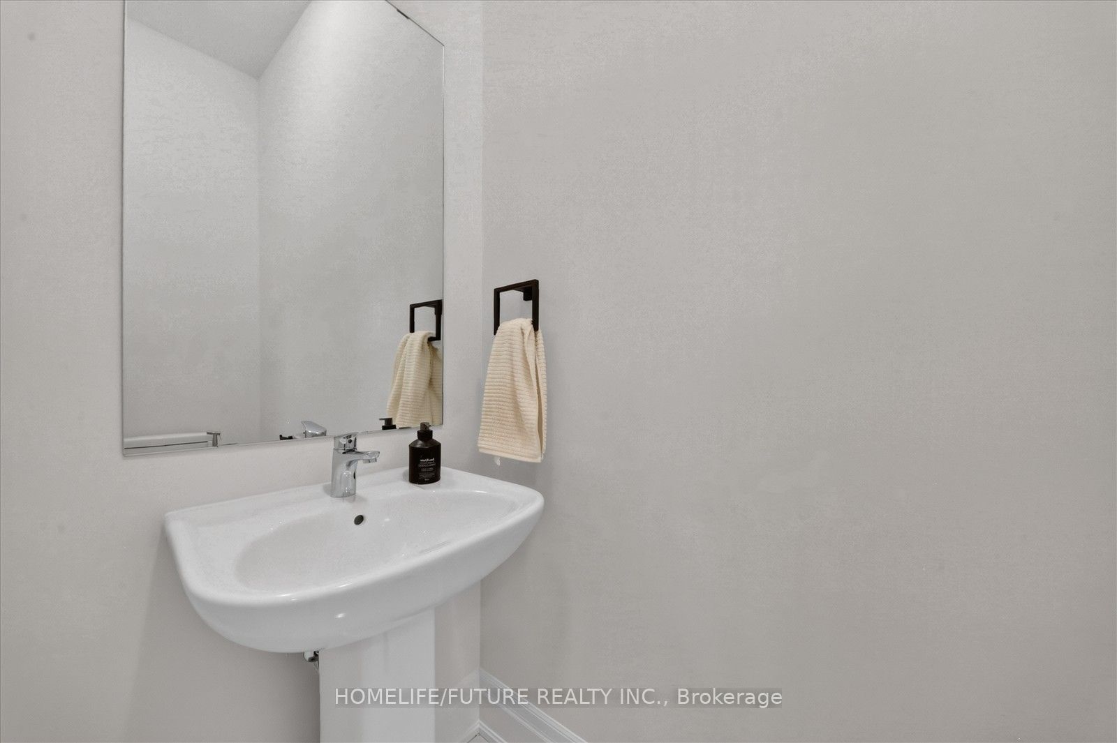 2939 Grindstone Crescent Property Photo 20