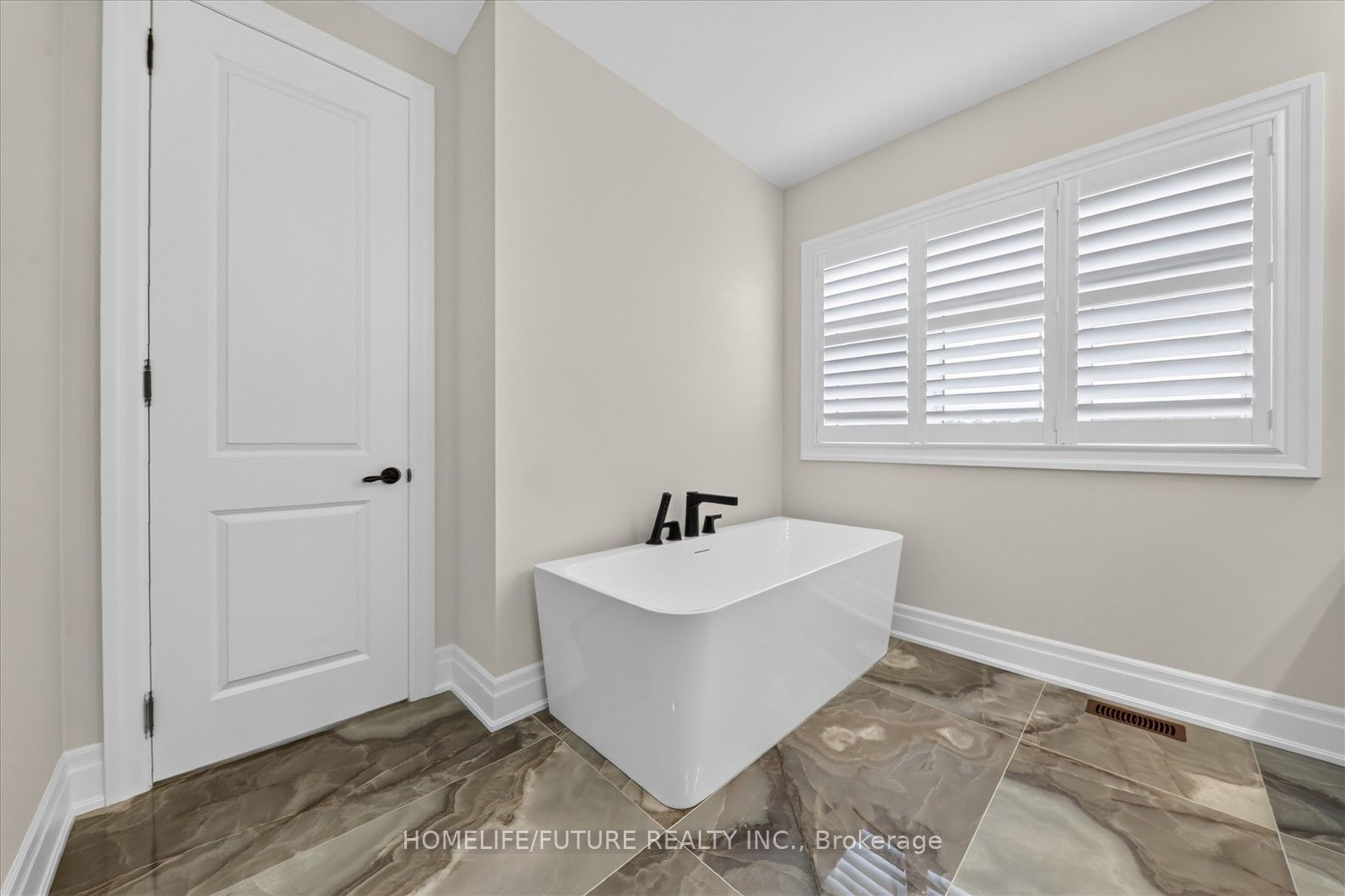 2939 Grindstone Crescent Property Photo 27