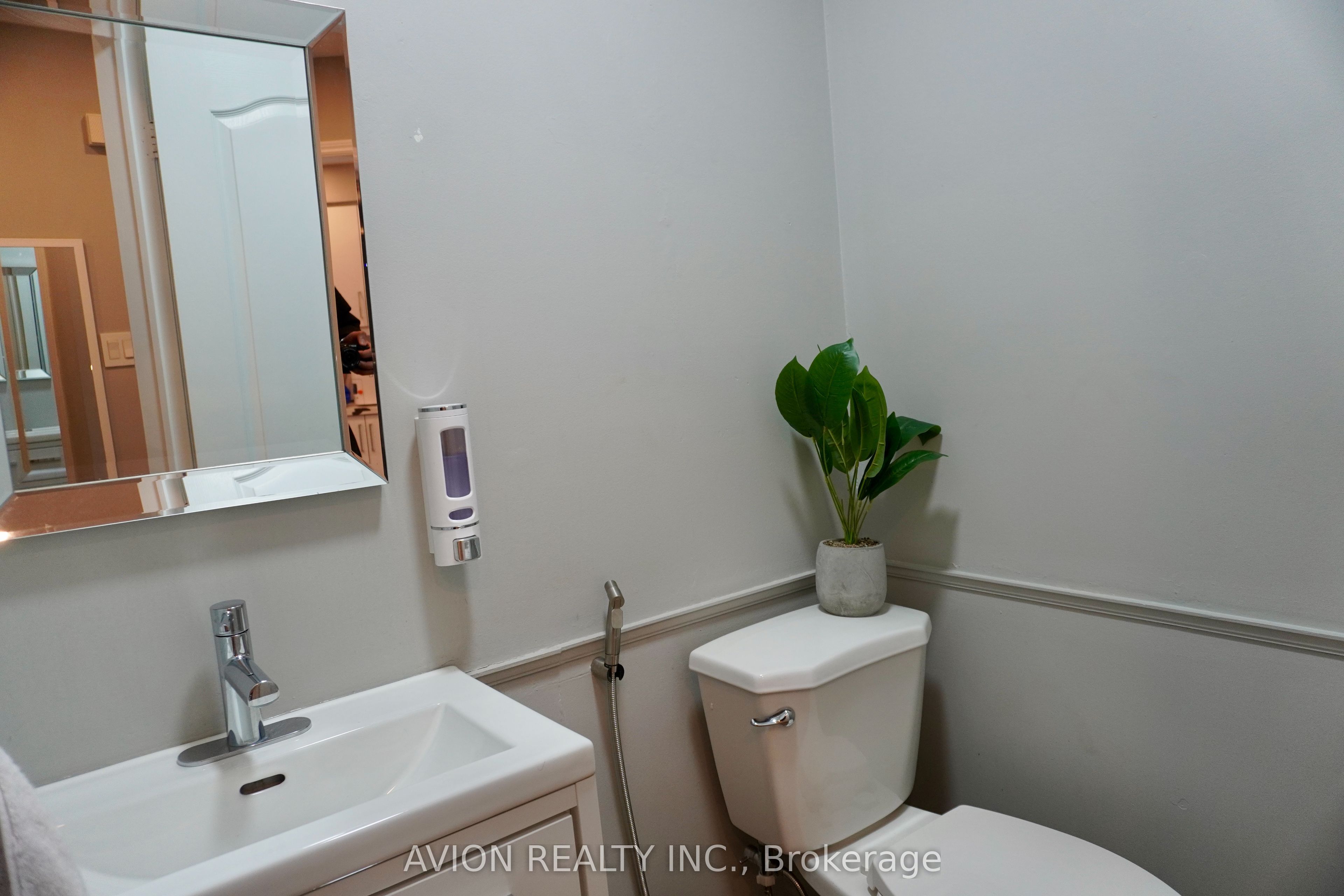 70 Barnes Drive Property Photo 8