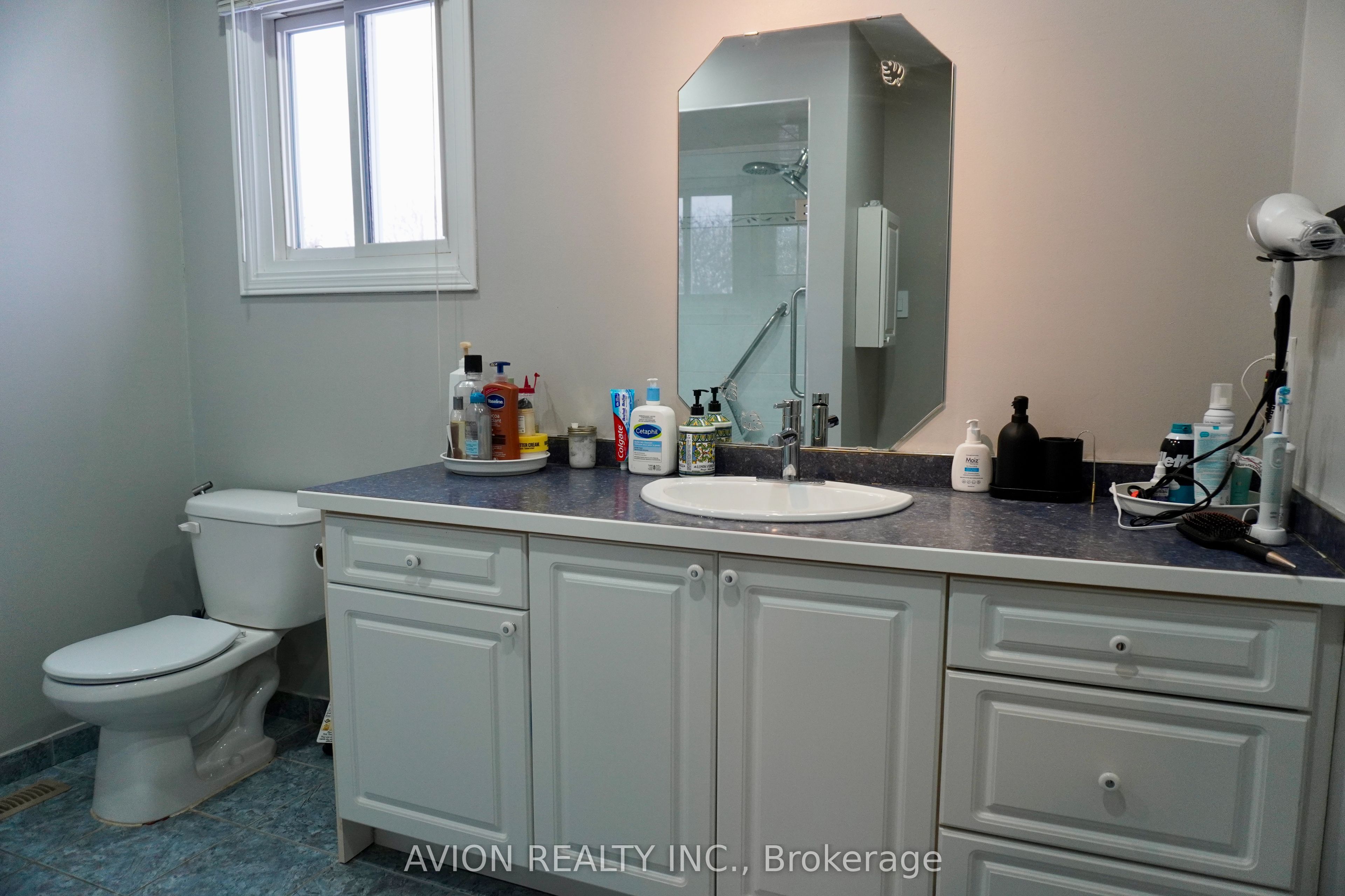 70 Barnes Drive Property Photo 16
