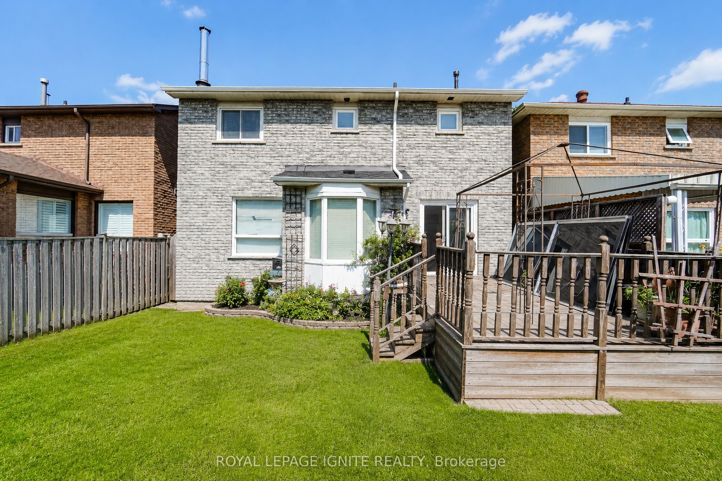 21 Halfmoon Square Property Photo 6