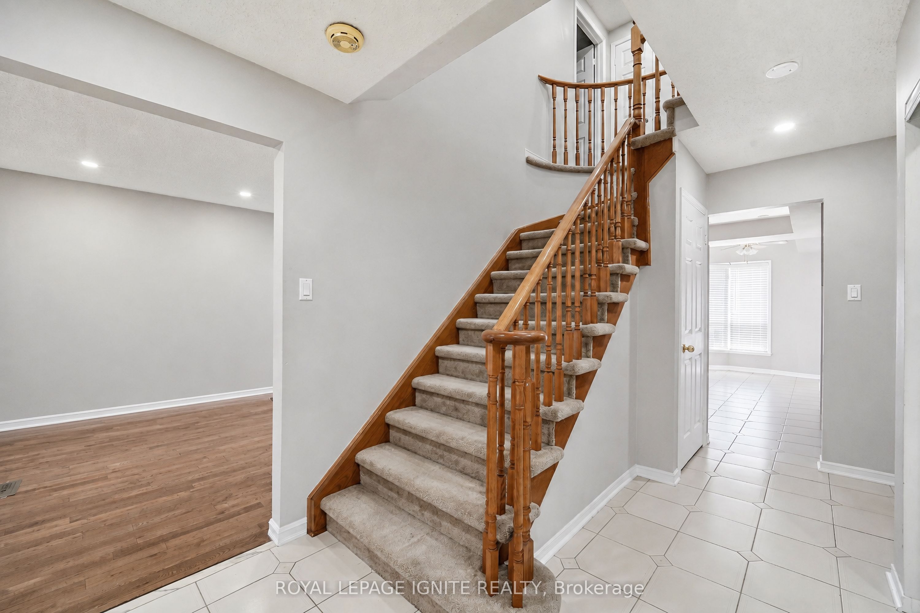 21 Halfmoon Square Property Photo 7