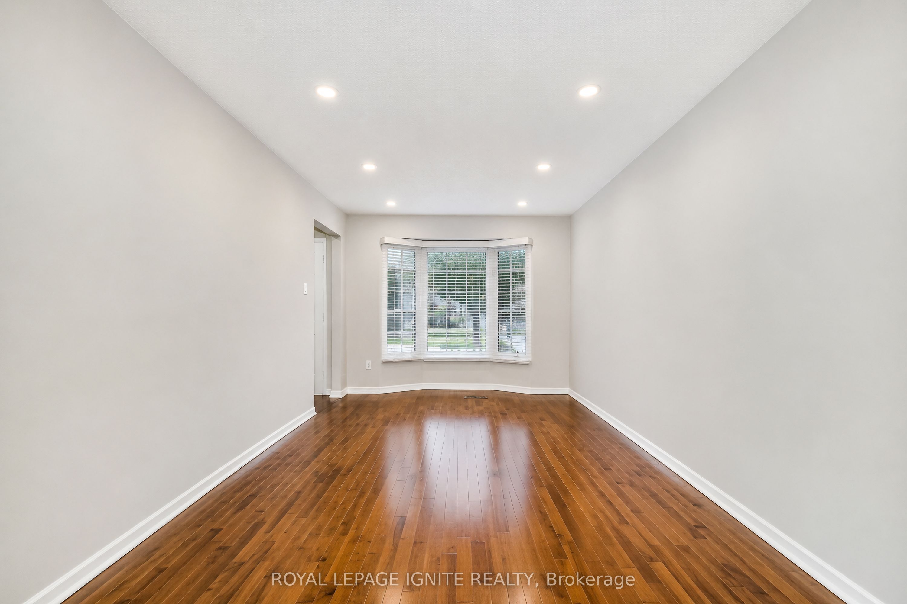 21 Halfmoon Square Property Photo 9