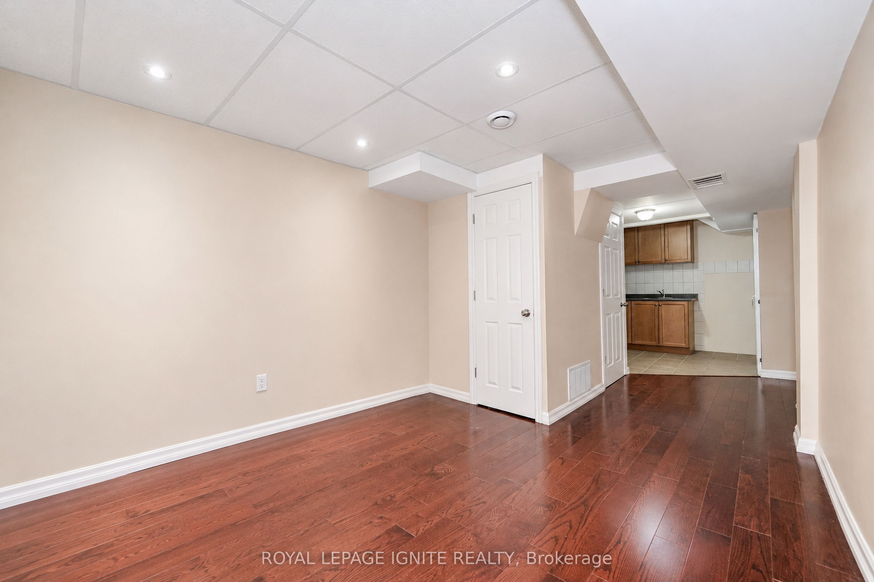 21 Halfmoon Square Property Photo 21