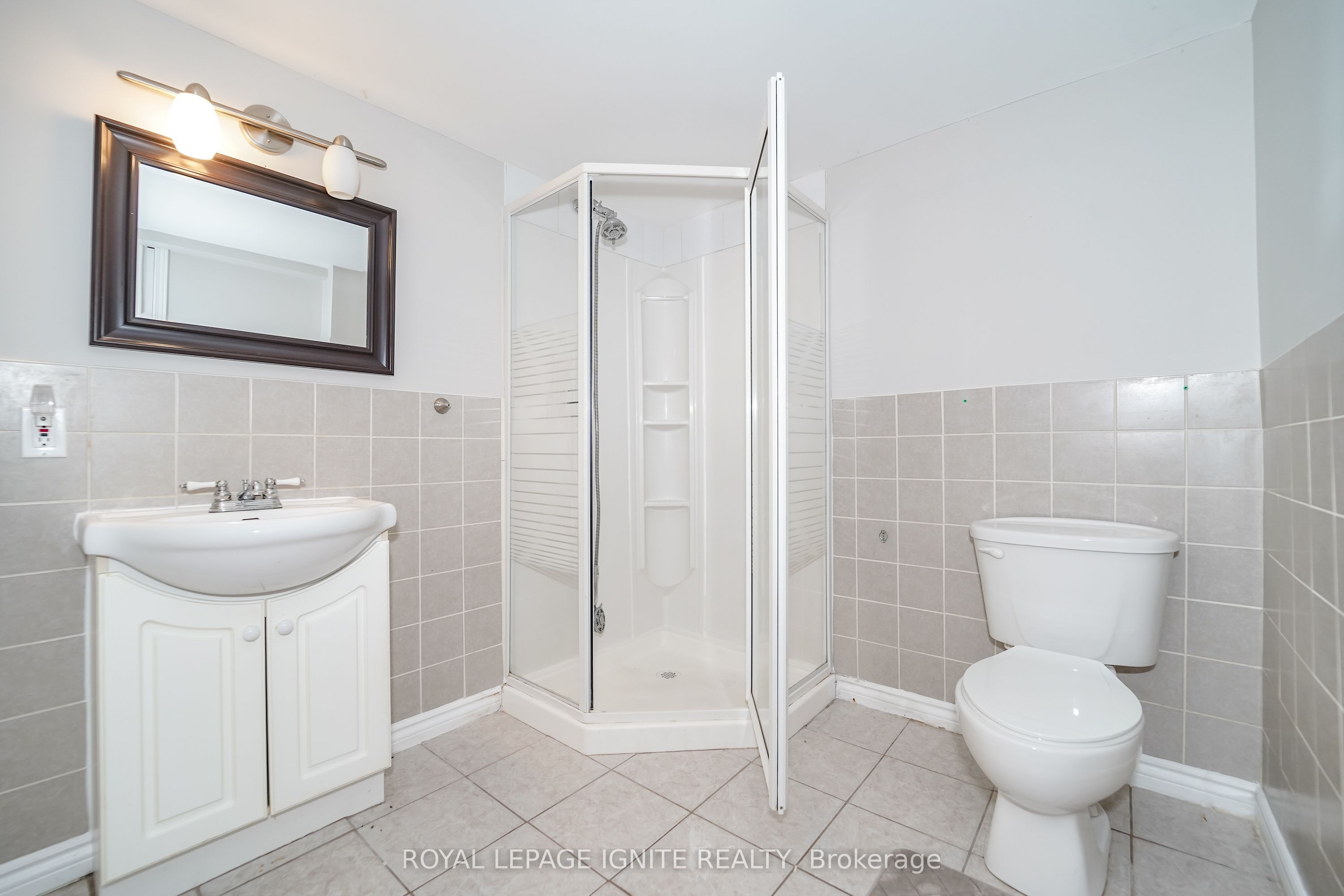 21 Halfmoon Square Property Photo 23