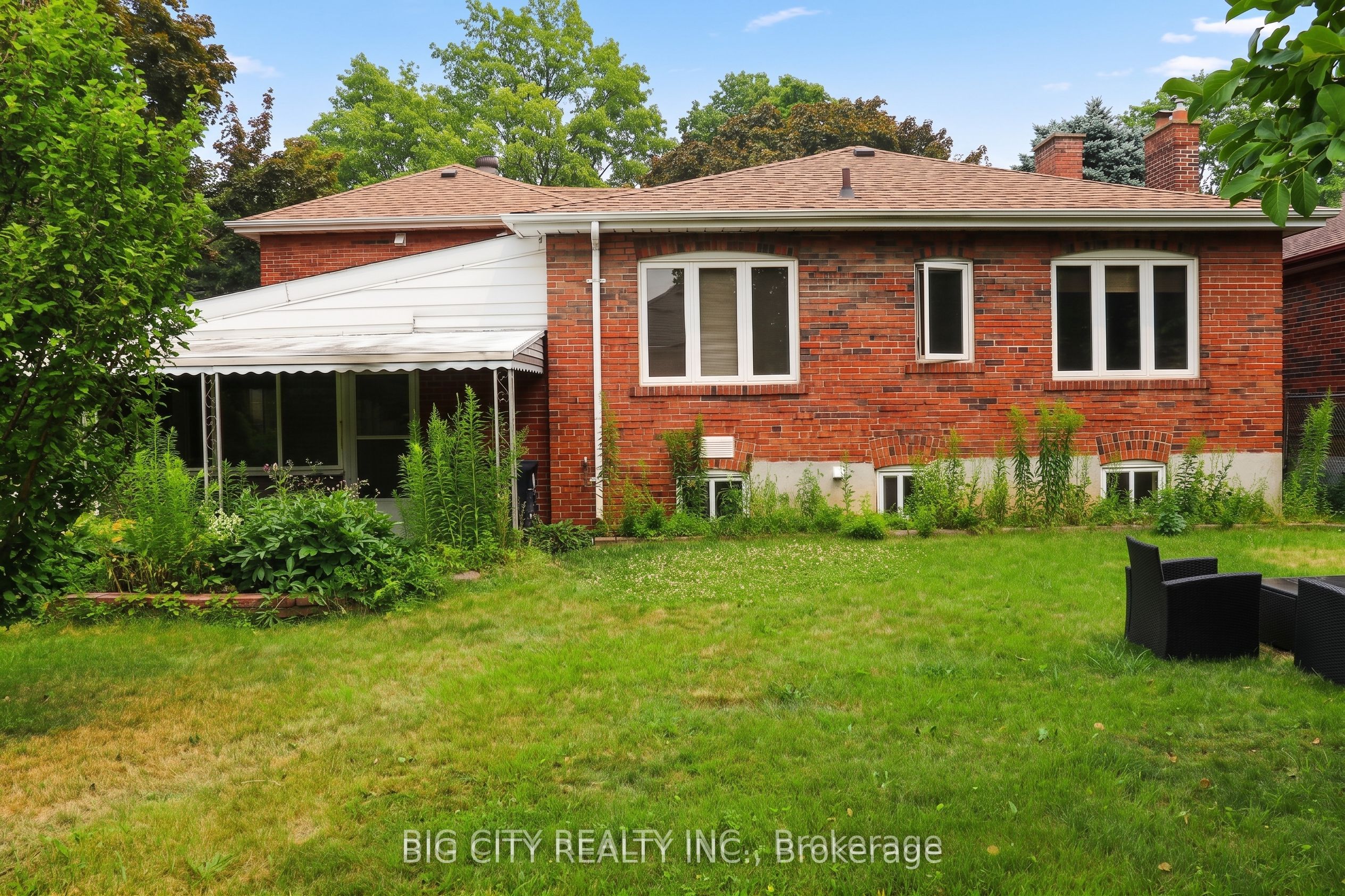 30 Lozoway Drive Lower Property Photo 1
