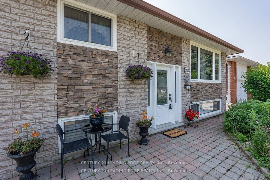 258 Nipigon Street Property Photo 2