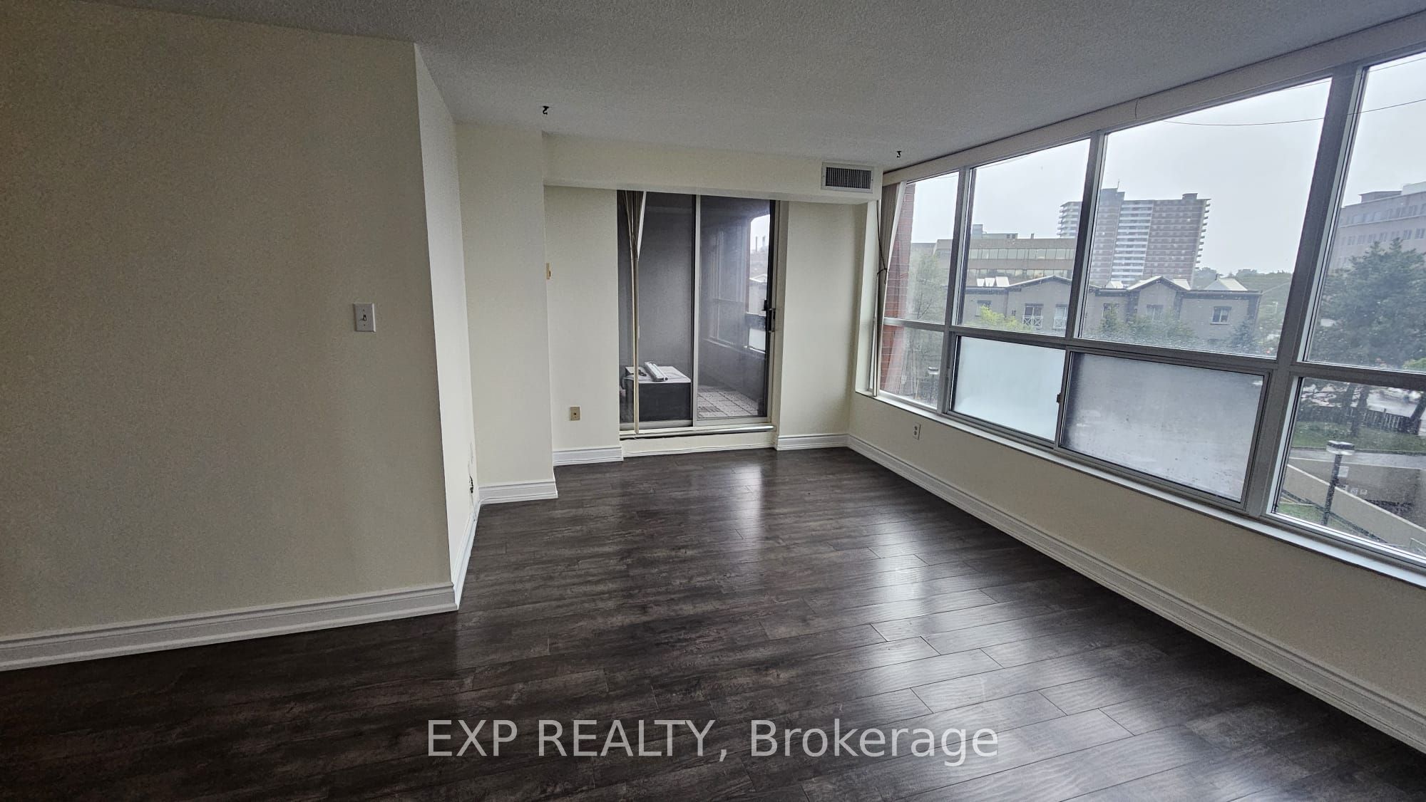 2365 Kennedy Road 407 Property Photo 5