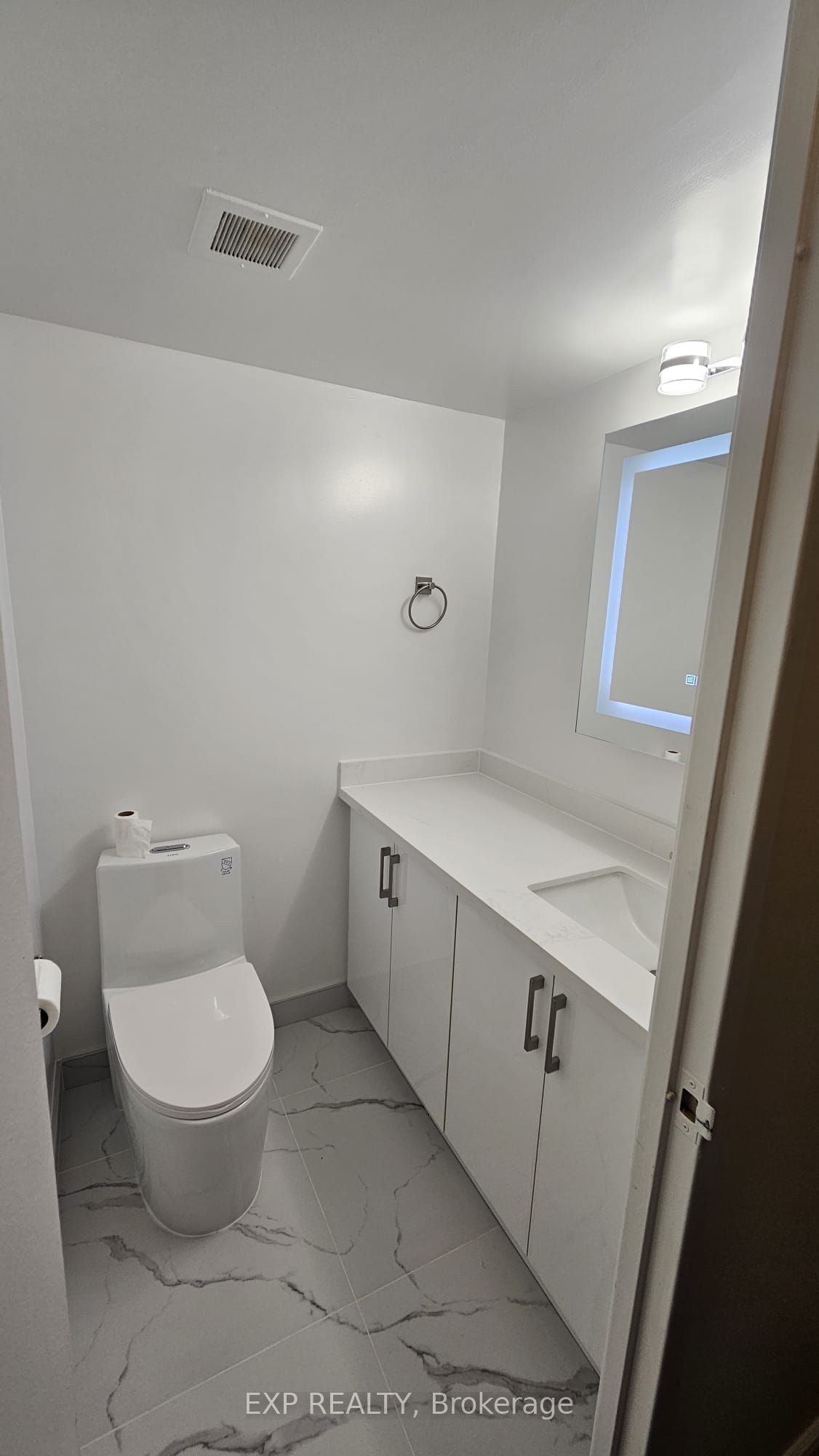 2365 Kennedy Road 407 Property Photo 8