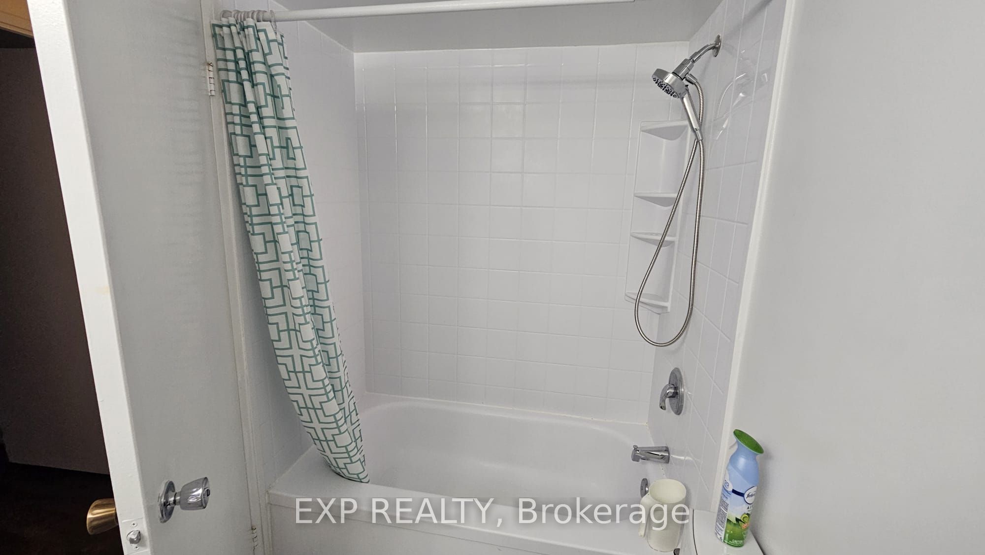 2365 Kennedy Road 407 Property Photo 9