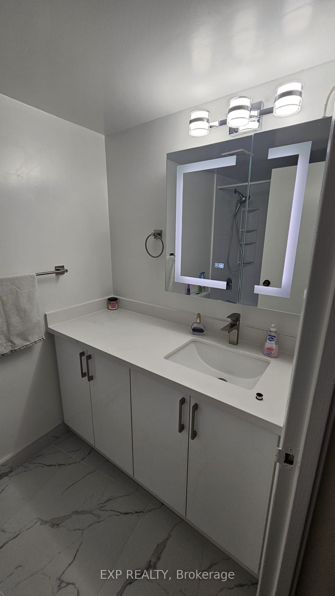 2365 Kennedy Road 407 Property Photo 11