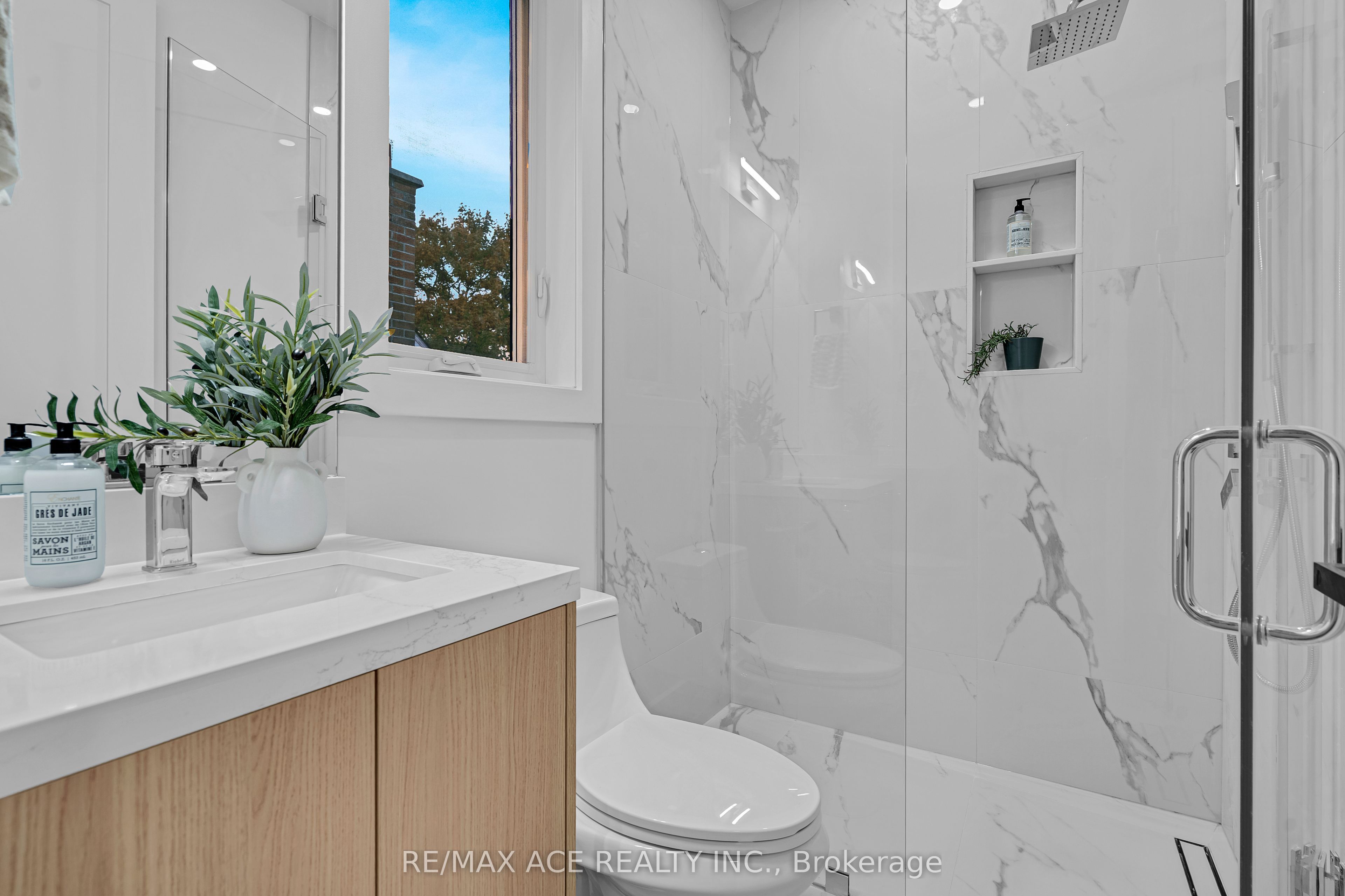 175 Harewood Avenue Property Photo 33