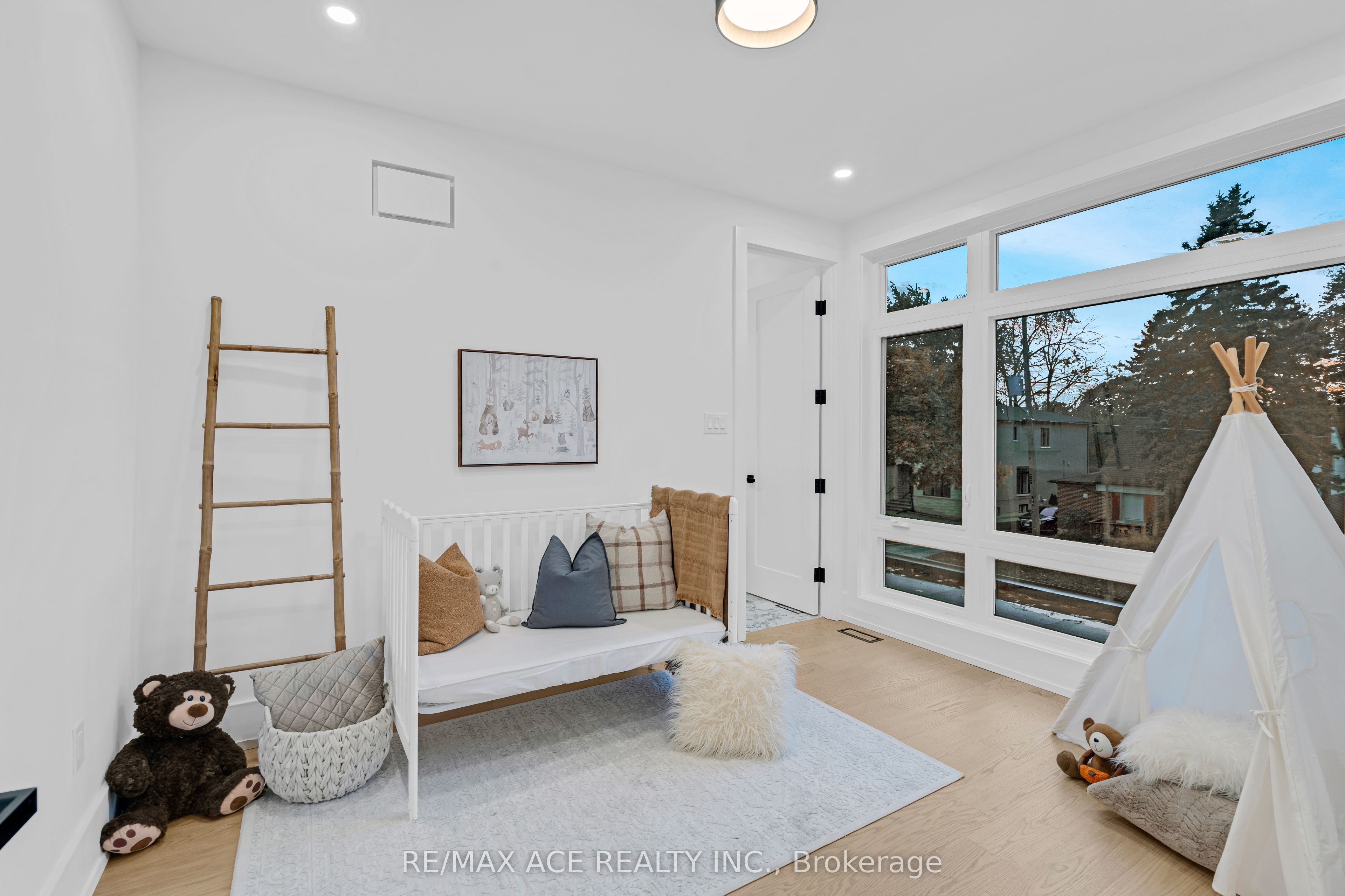 175 Harewood Avenue Property Photo 37