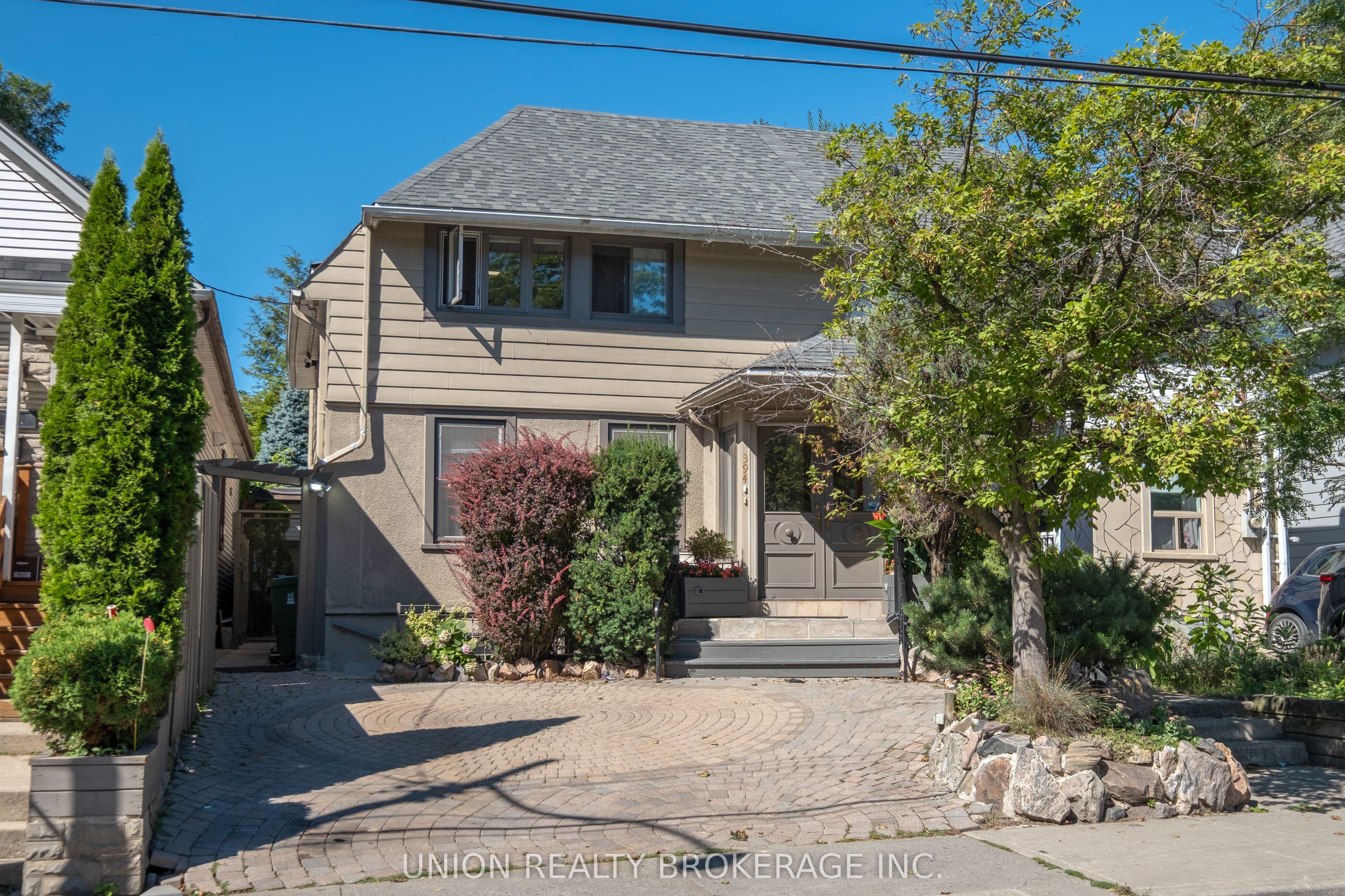 394 Coxwell Avenue Property Photo 1