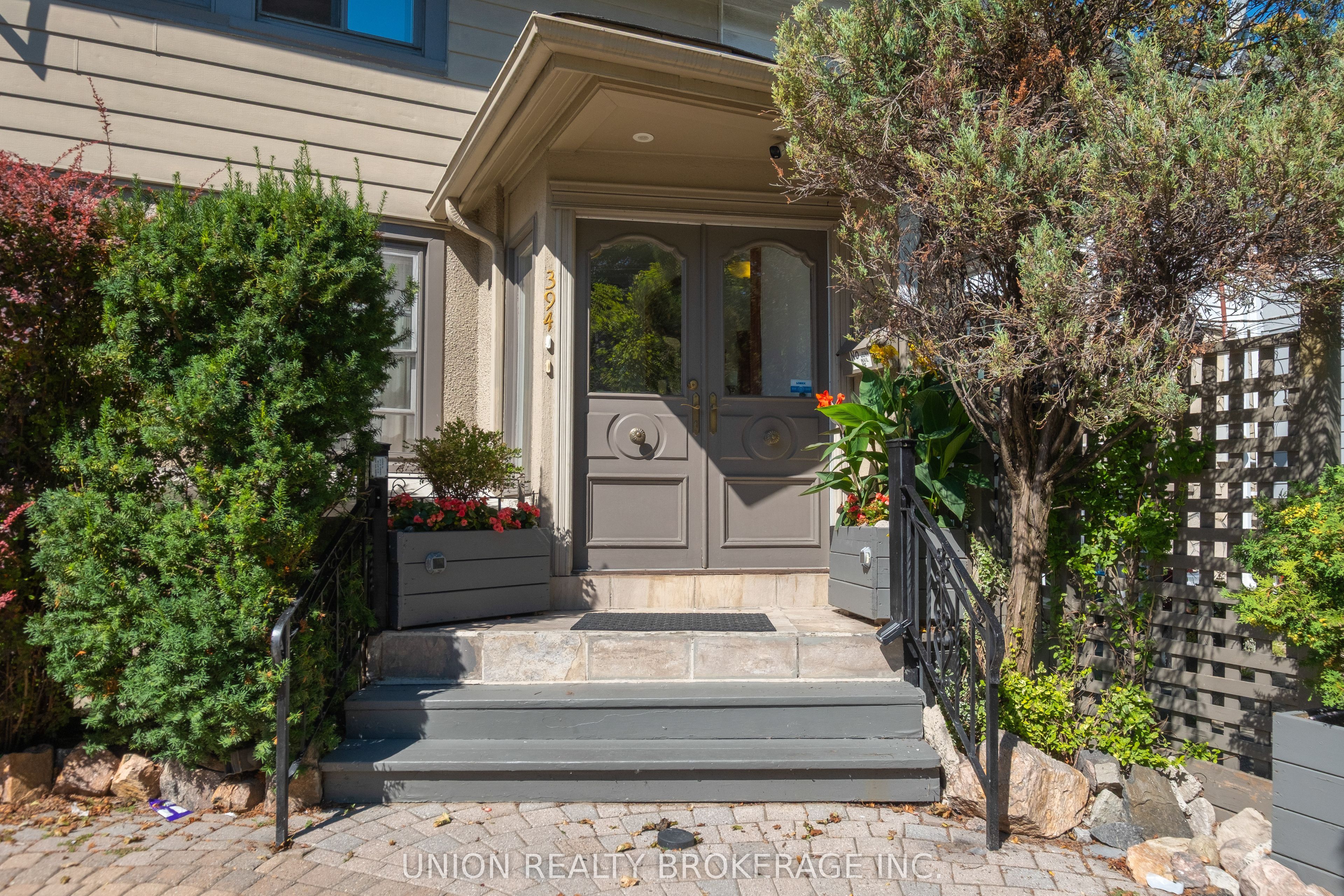 394 Coxwell Avenue Property Photo 2