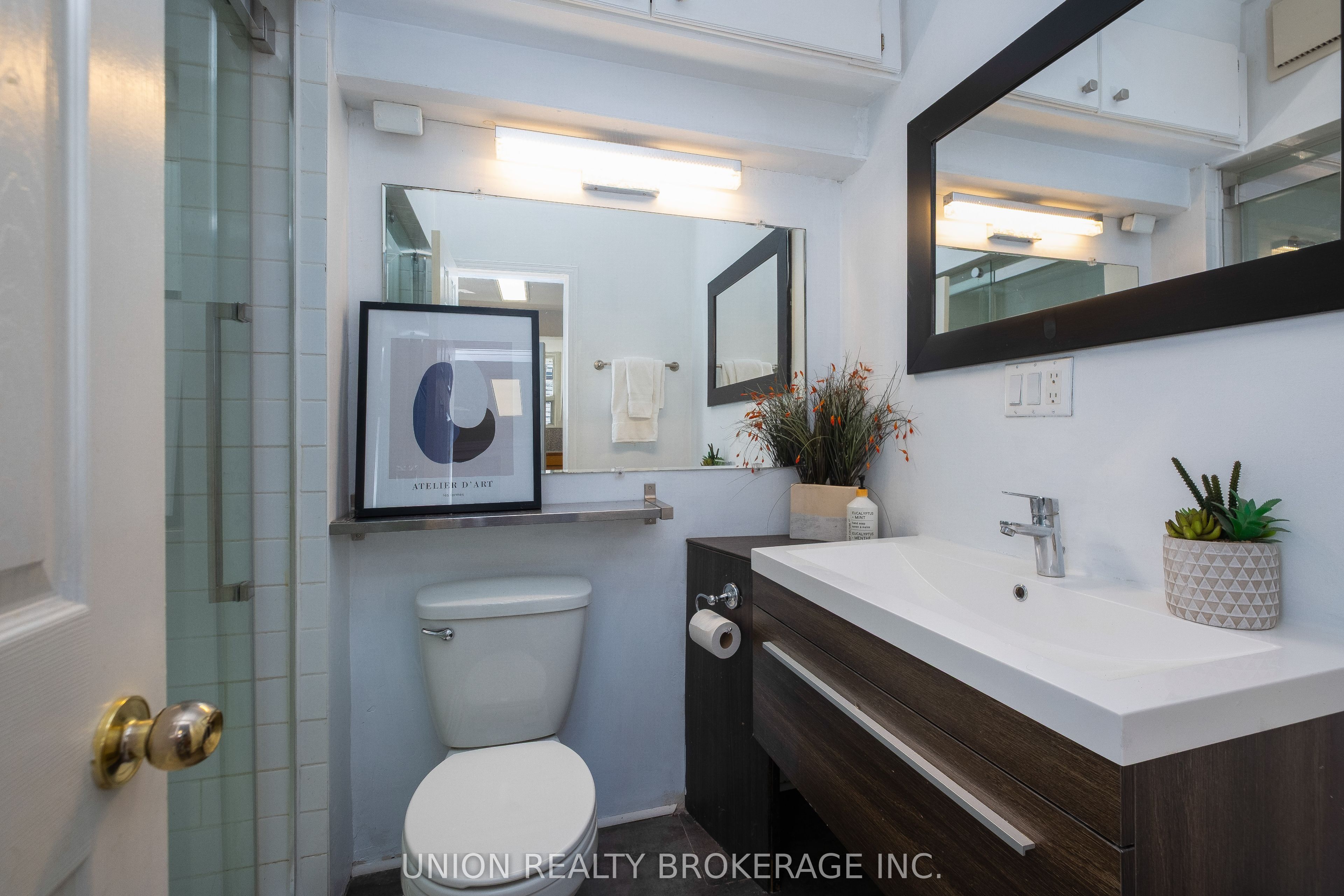 394 Coxwell Avenue Property Photo 11