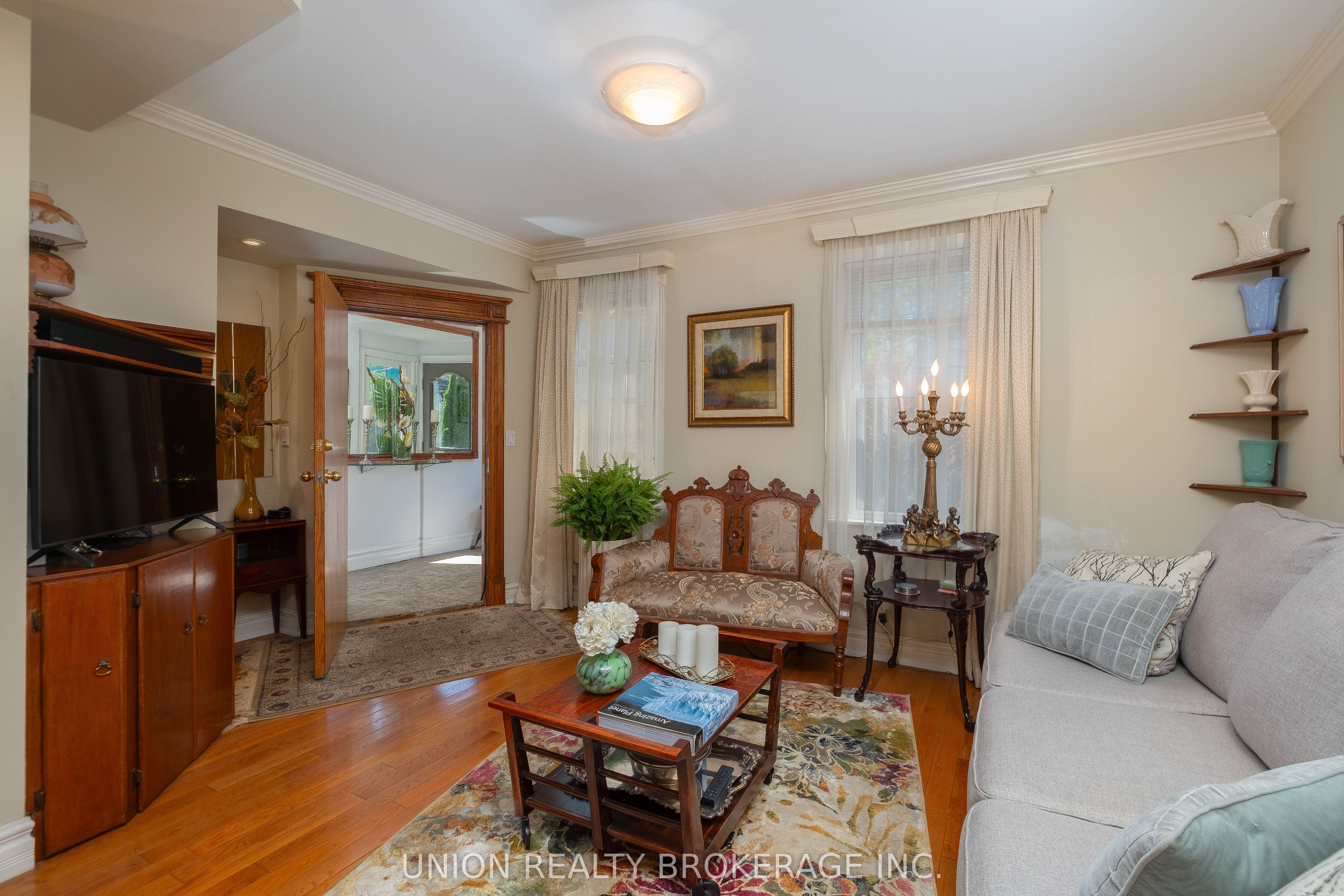 394 Coxwell Avenue Property Photo 16