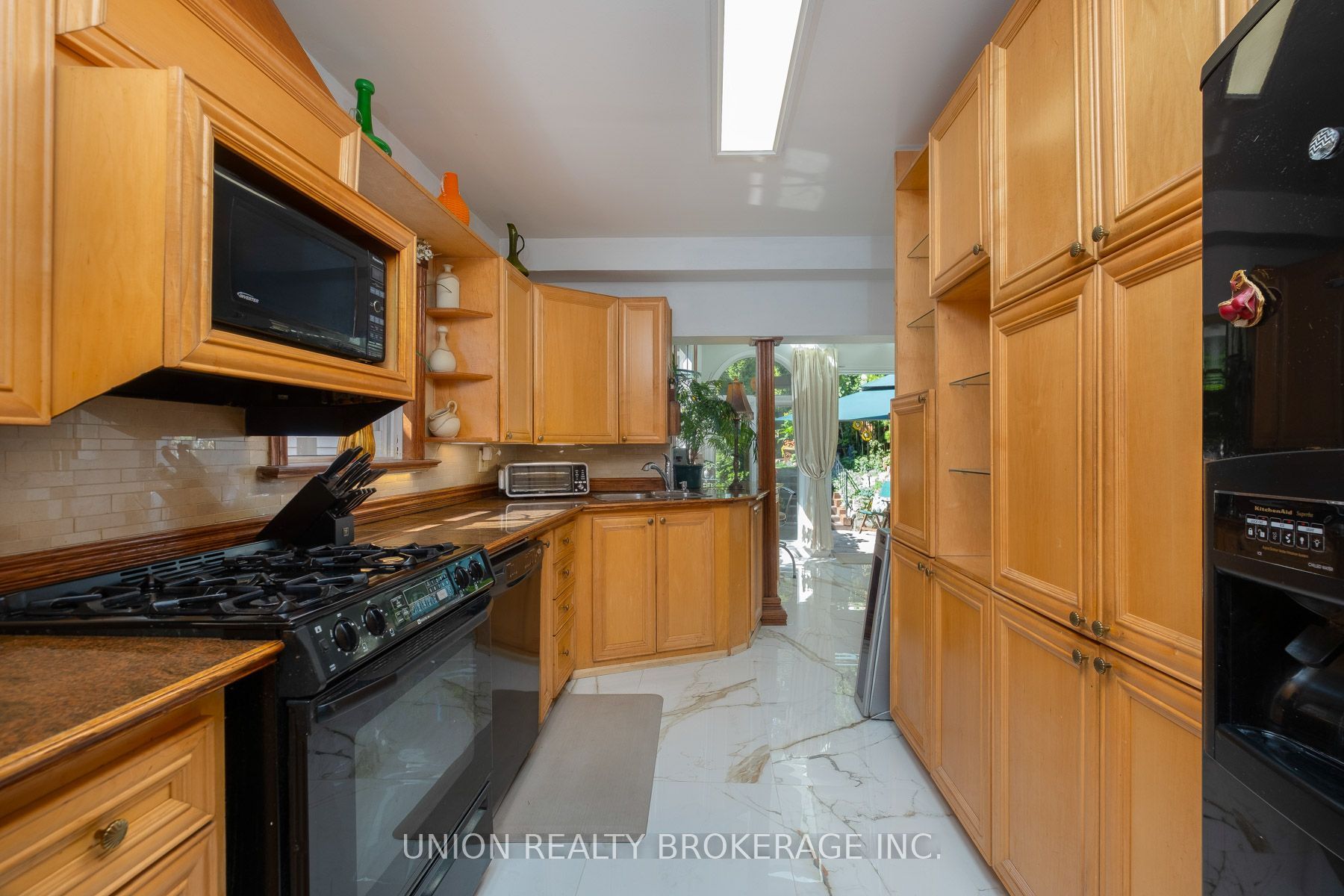 394 Coxwell Avenue Property Photo 19