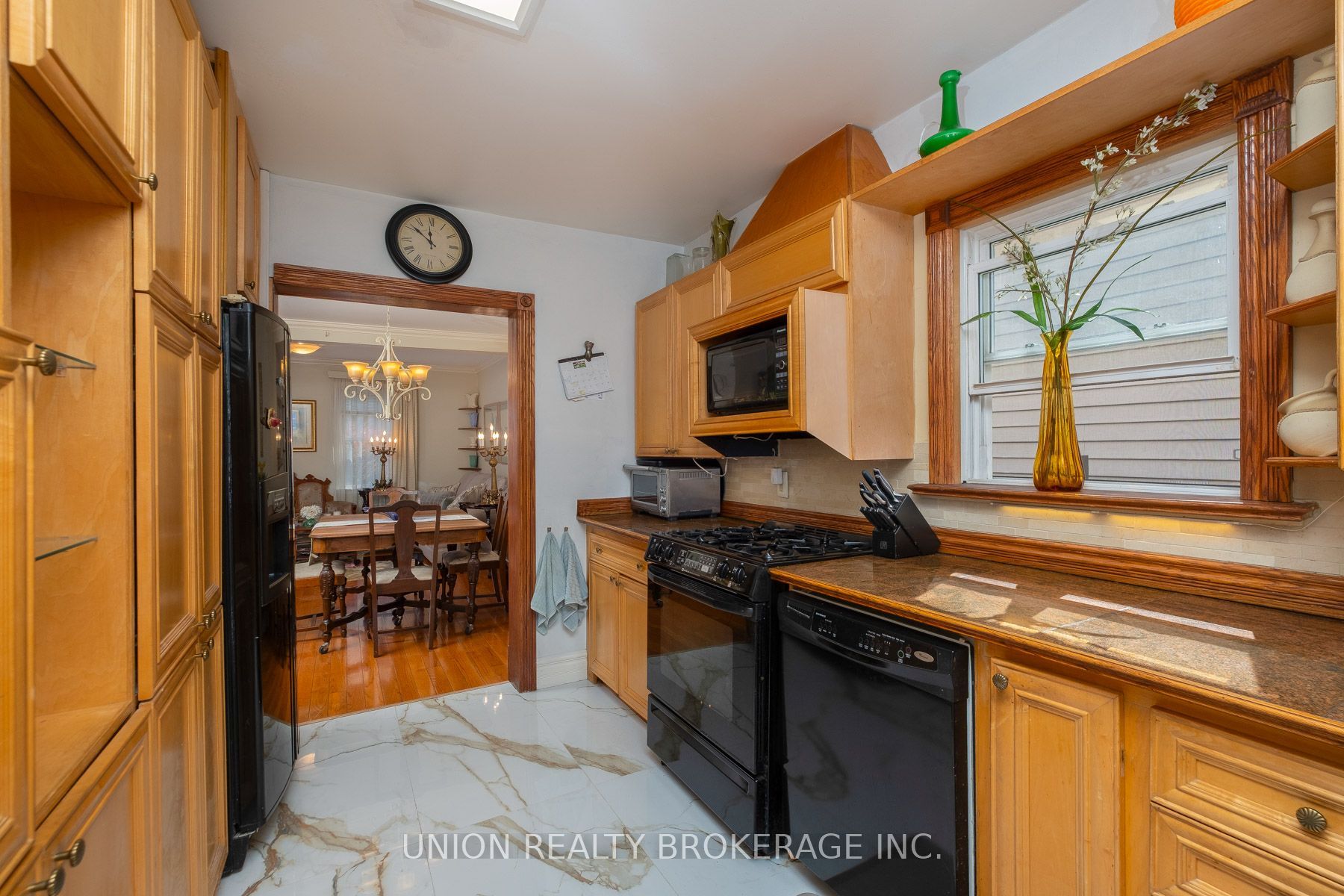 394 Coxwell Avenue Property Photo 21