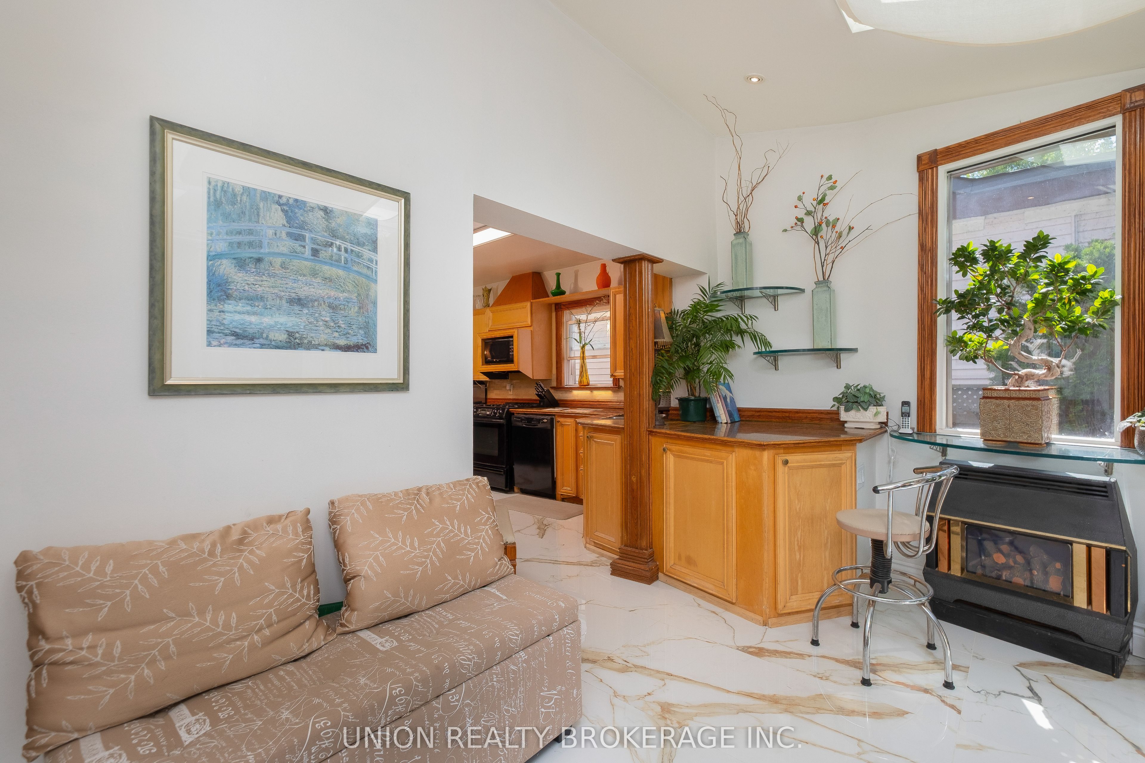 394 Coxwell Avenue Property Photo 25