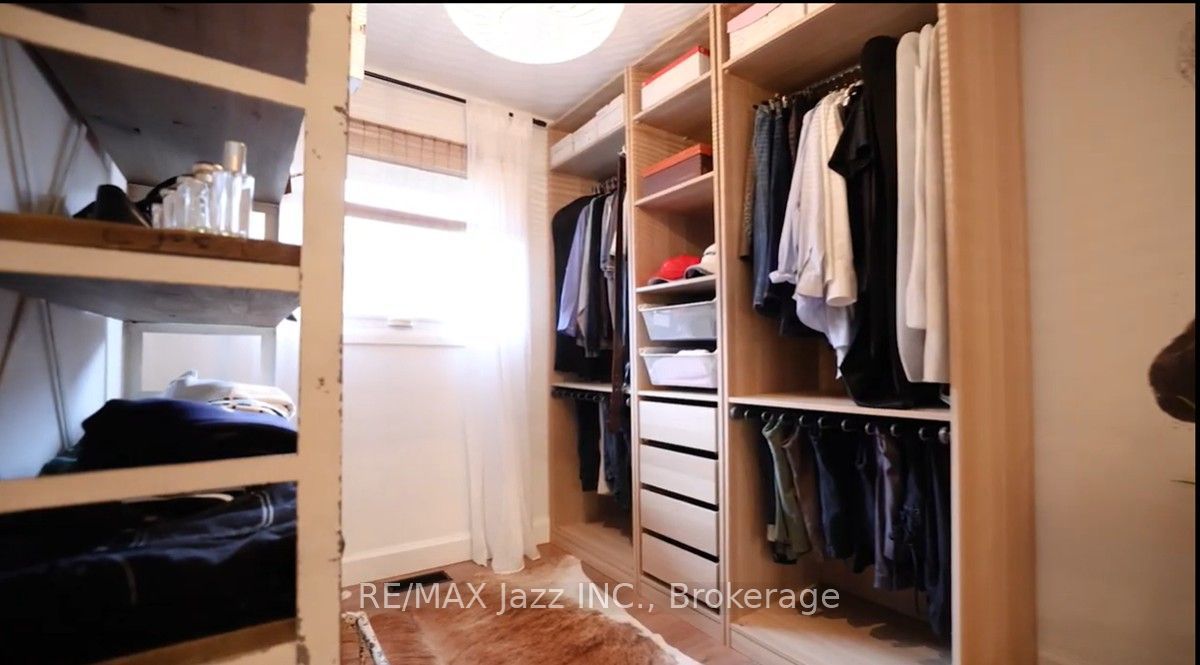 1085 Willowdale Avenue Property Photo 19
