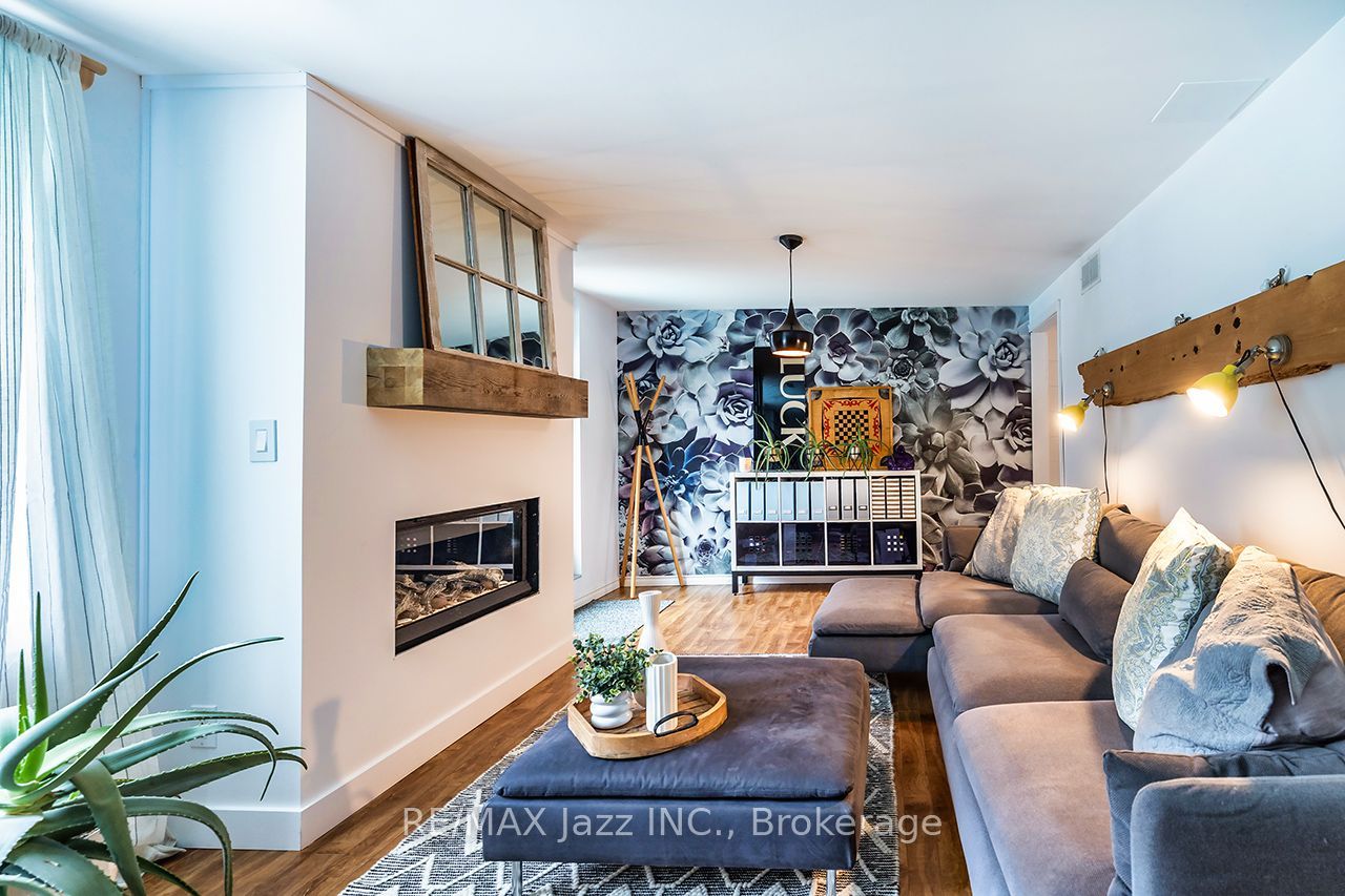 1085 Willowdale Avenue Property Photo 26