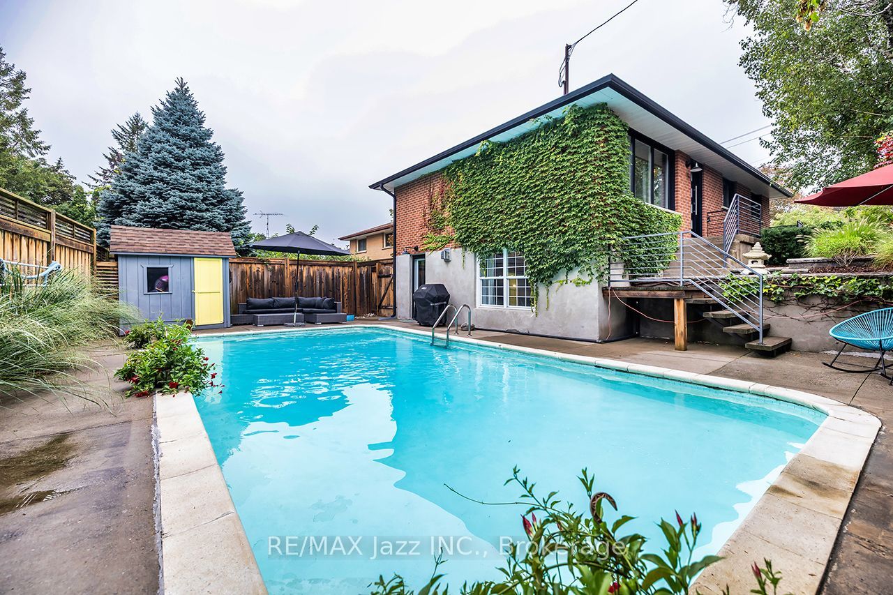 1085 Willowdale Avenue Property Photo 33