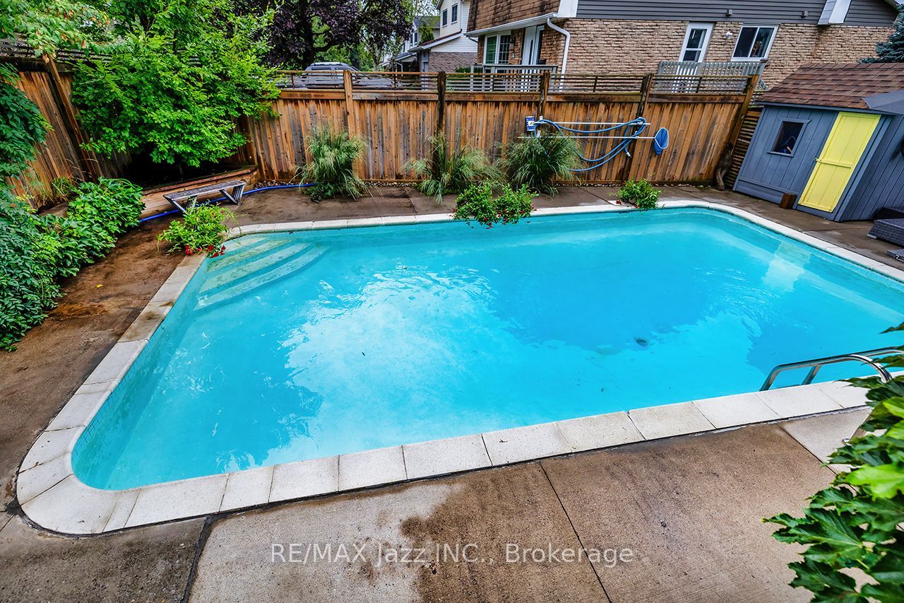 1085 Willowdale Avenue Property Photo 40