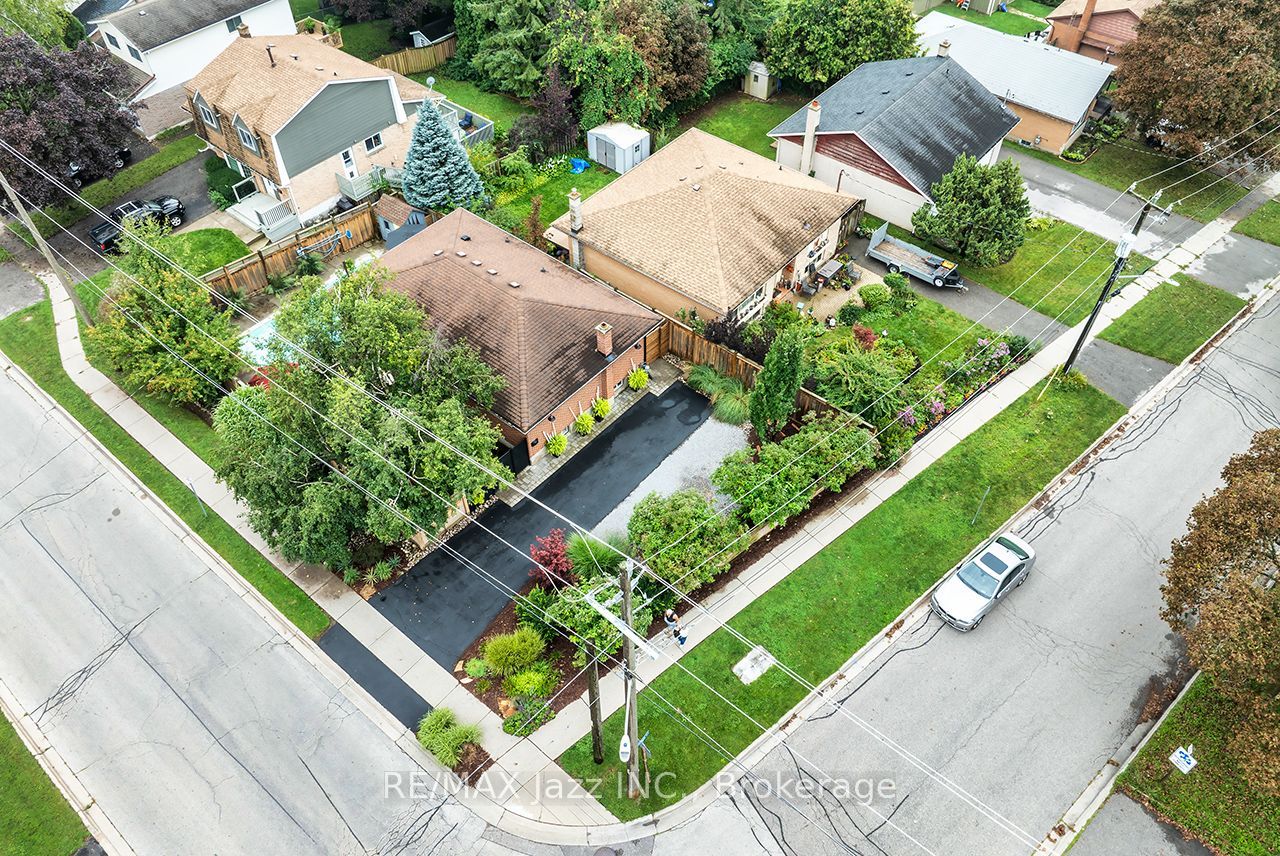 1085 Willowdale Avenue Property Photo 43