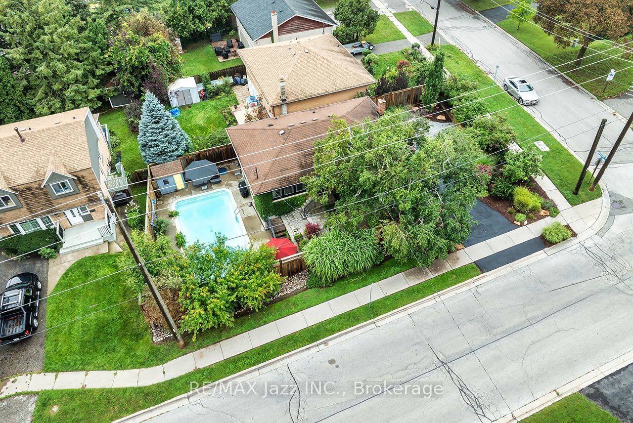 1085 Willowdale Avenue Property Photo 46