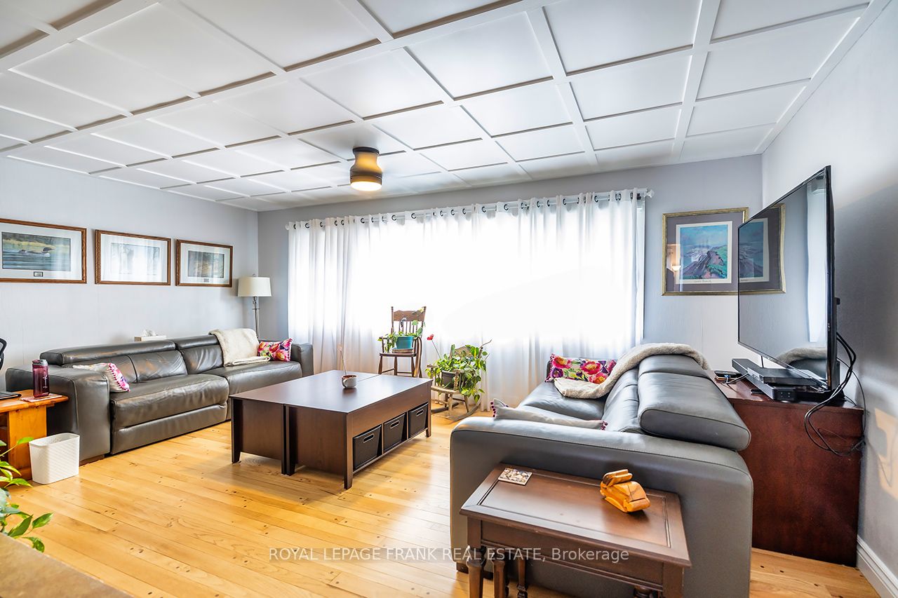 1695 Scugog Street Property Photo 16