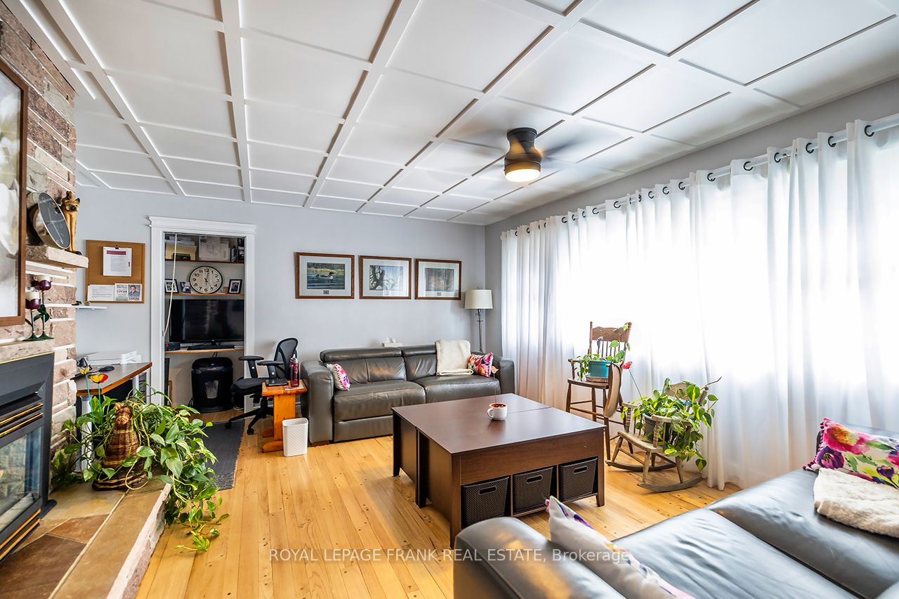 1695 Scugog Street Property Photo 17