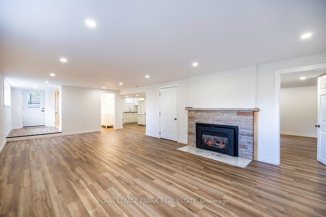 1695 Scugog Street Property Photo 28