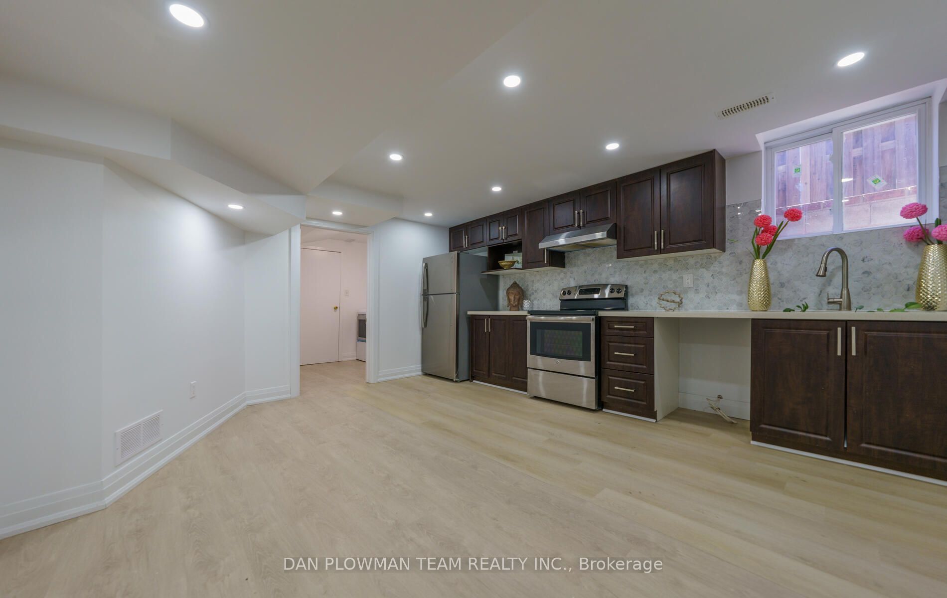 10 Pardon Avenue Property Photo 1