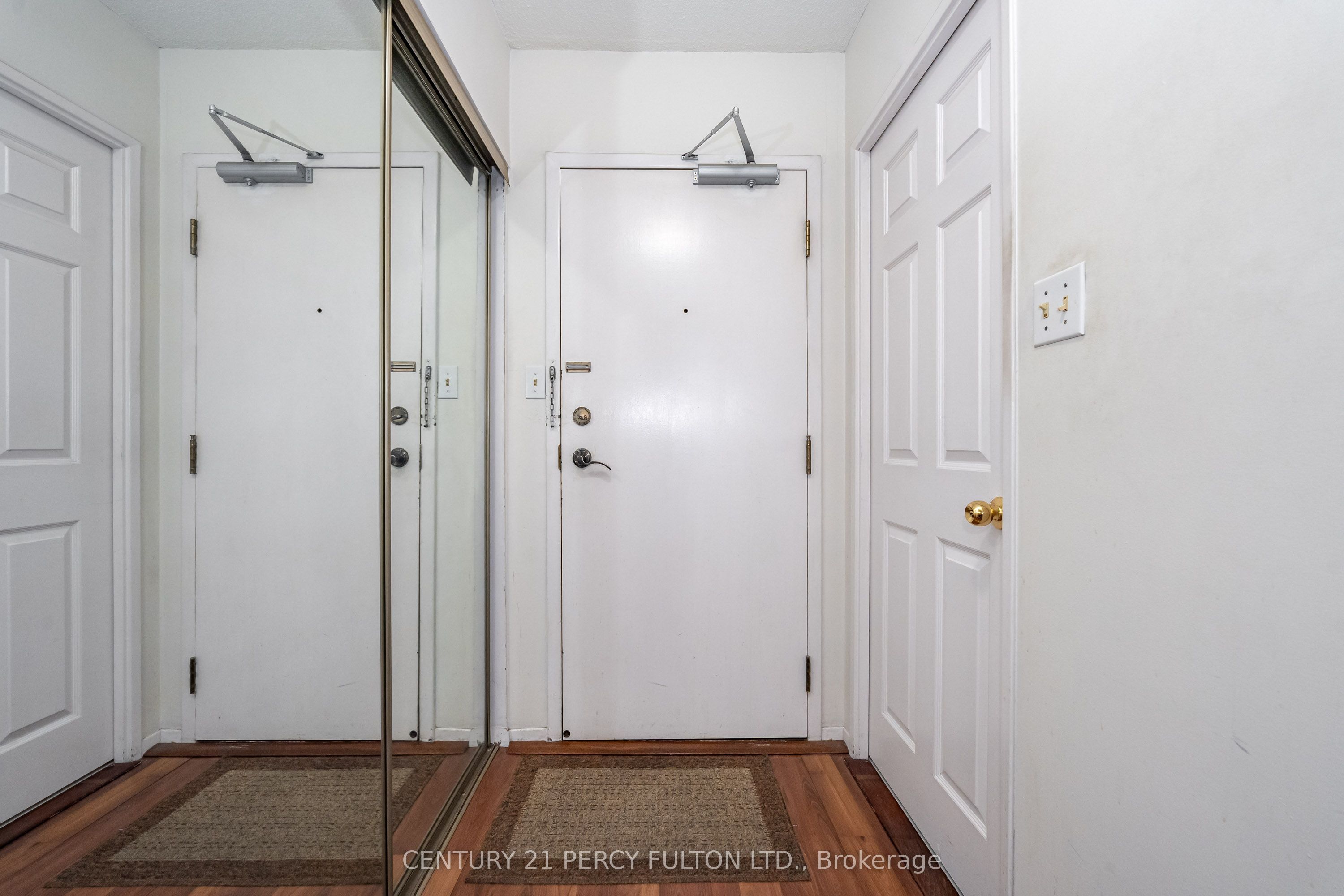 30 Thunder Grove 1008 Property Photo 3